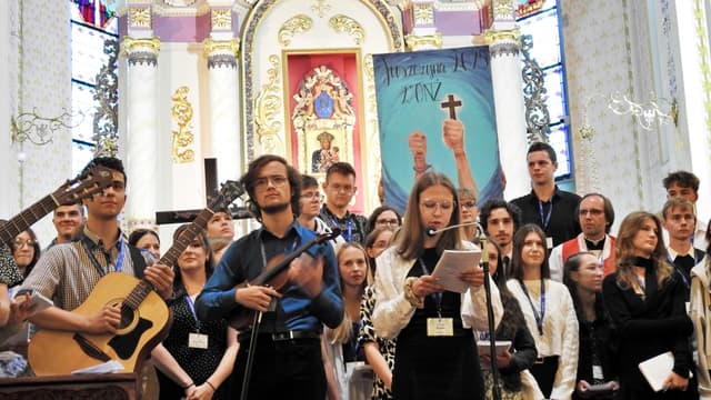 Bp Greger do oazowiczów: nie jest łatwo być człowiekiem wiary, ale nie jest to niemożliwe