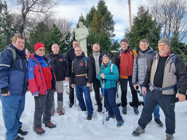 Ks. prof. Maciej Ostrowski sprawował Mszę św. na Groniu Jana Pawła II