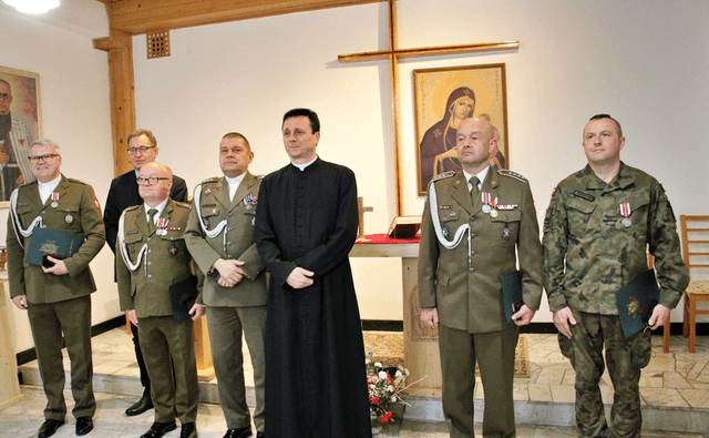 Obraz Matki Bożej Walecznej Hetmanki w kaplicy 112. Batalionu Lekkiej Piechoty