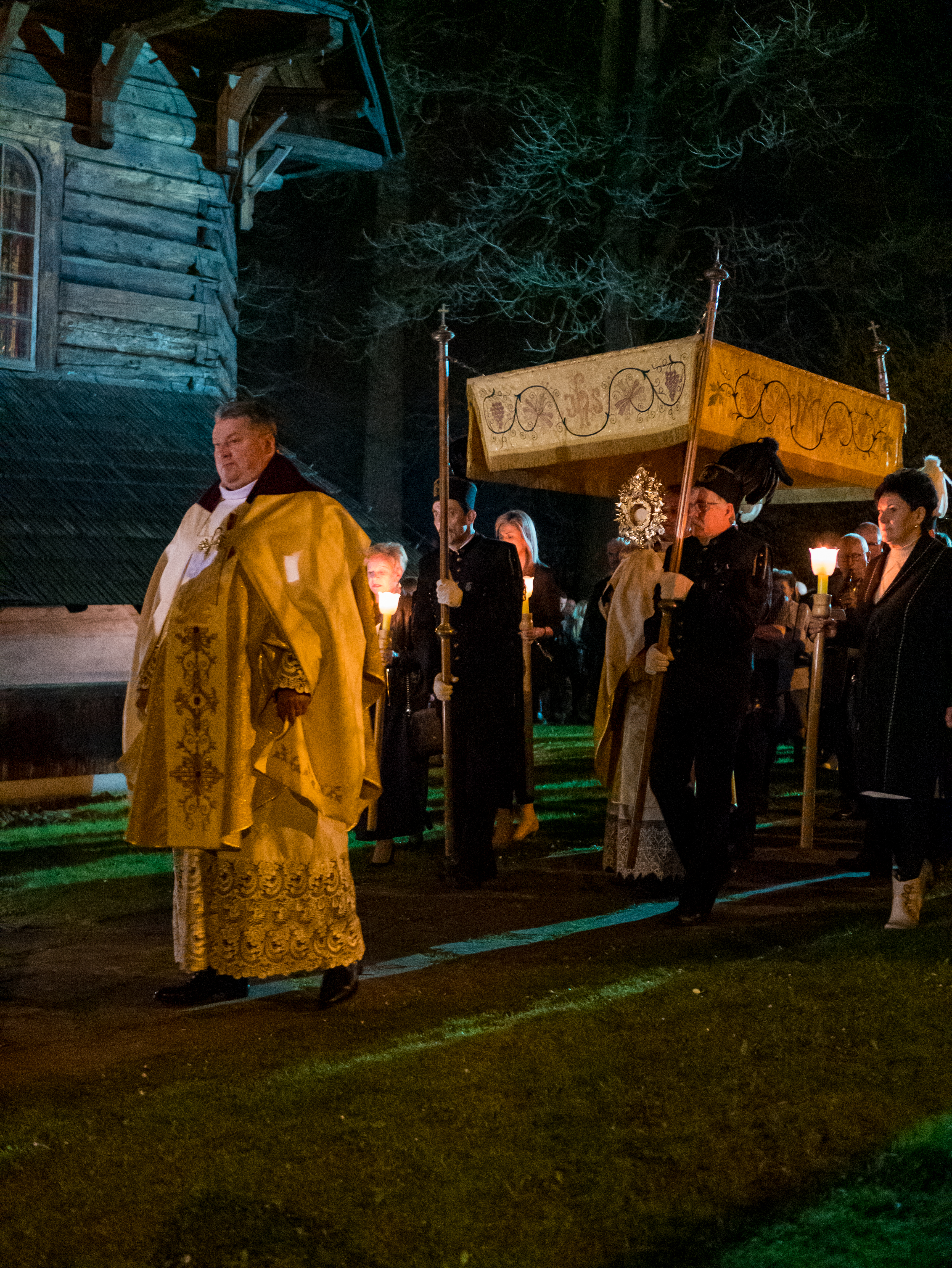Wigilia Paschalna - Parafia Jawiszowice św. Marcina Bp.