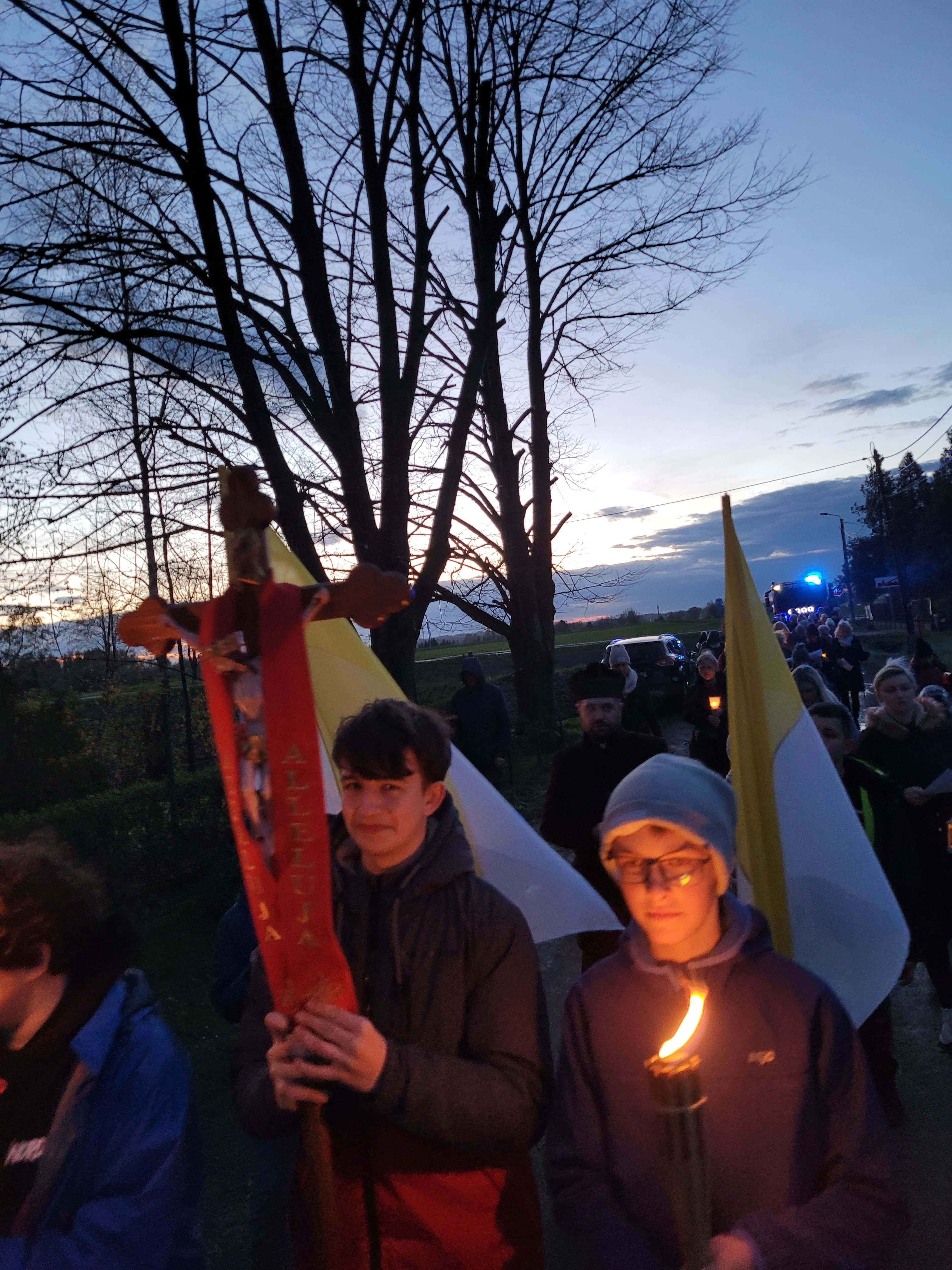 Droga światła ze św. Janem Pawłem II - Parafia Jawiszowice św. Marcina Bp.