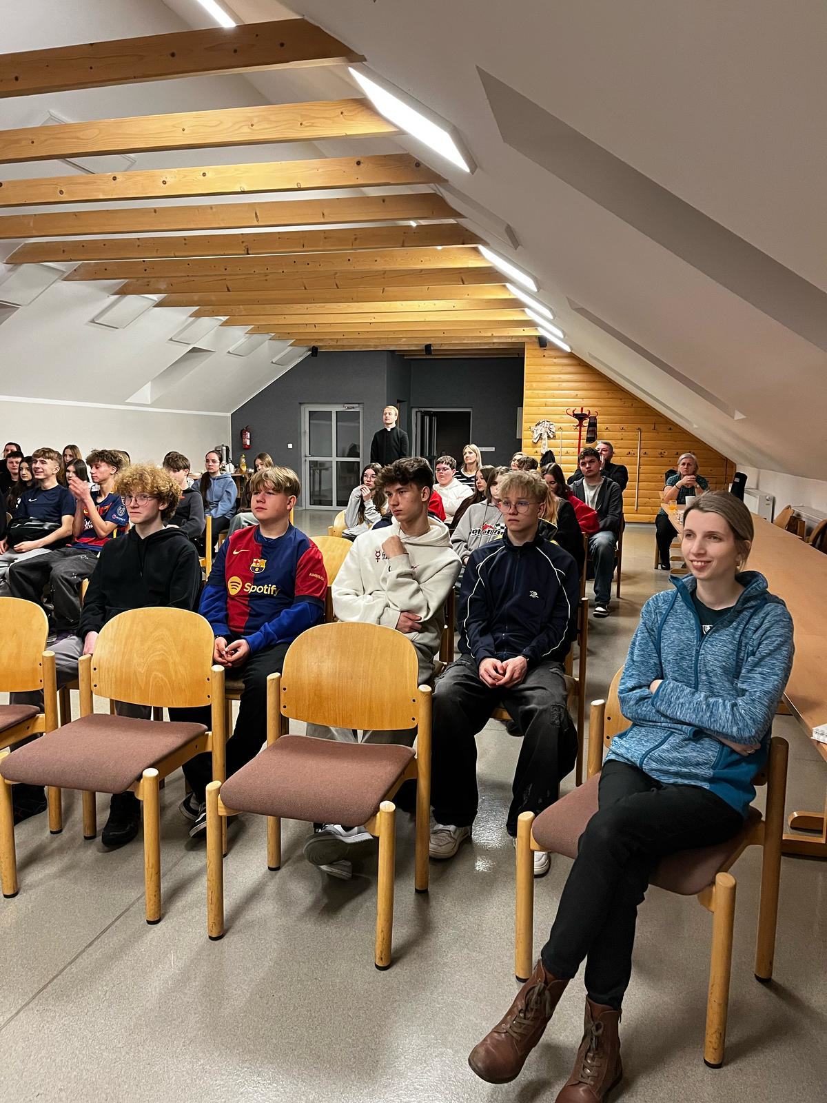 Dekanalne Spotkanie Młodzieży z misjonarką Marceliną Puchałą - Parafia Jawiszowice św. Marcina Bpa