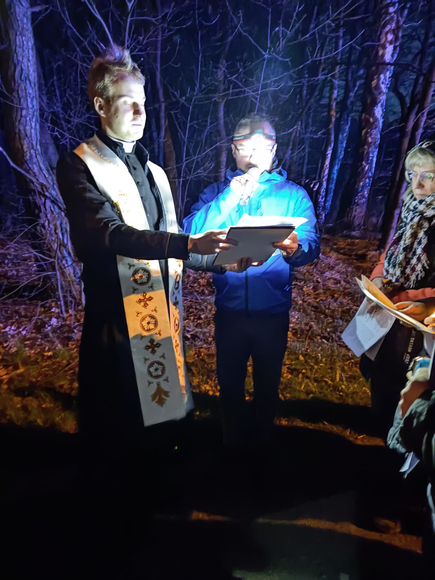 Droga światła ze św. Janem Pawłem II - Parafia Jawiszowice św. Marcina Bp.