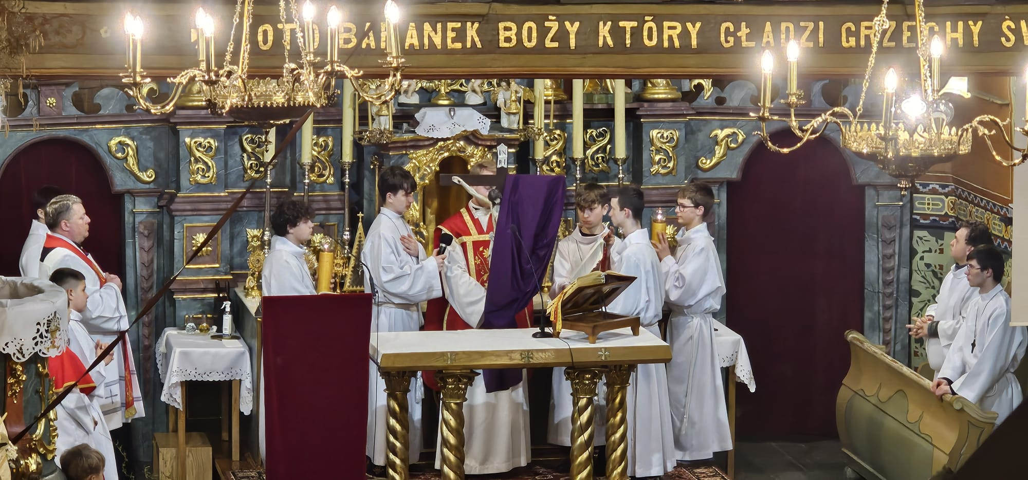 Wielki Piątek - Parafia Jawiszowice św. Marcina Bp.