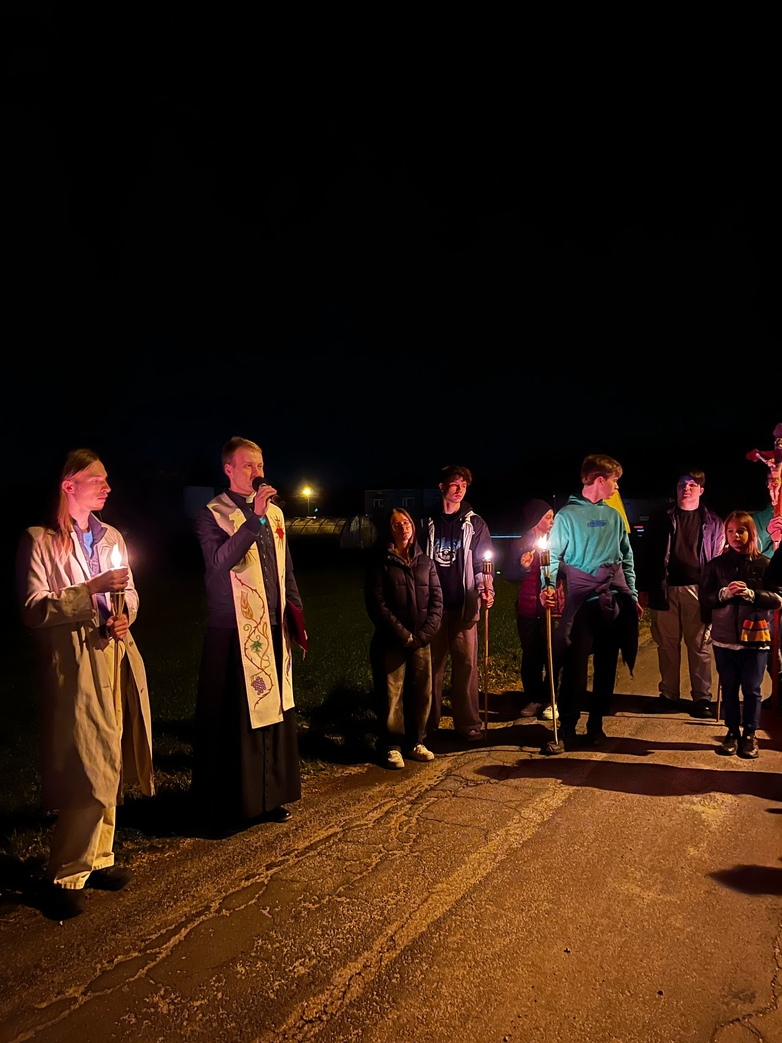 Droga krzyżowa ze św. Janem Pawłem II - Parafia Jawiszowice św. Marcina Bpa