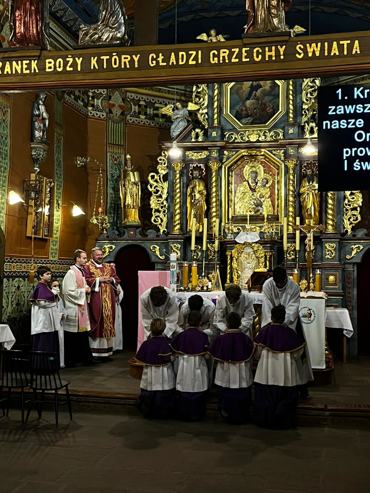 Błogosławieństwo 4 kandydatów na Ministrantów - Parafia Jawiszowice św. Marcina Bpa