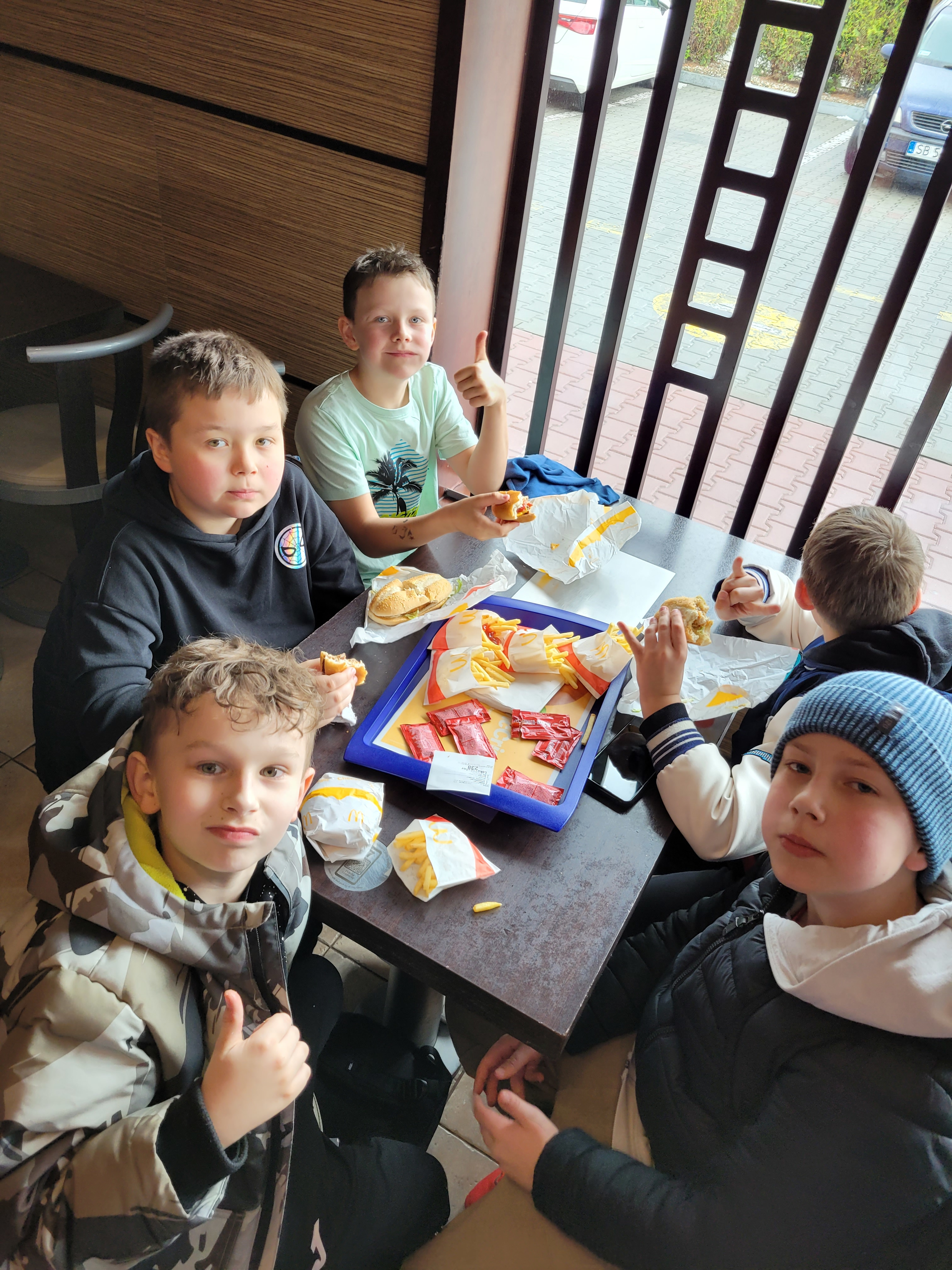 Wycieczka do GOjump Parku Trampolin - Parafia Jawiszowice św. Marcina Bp.