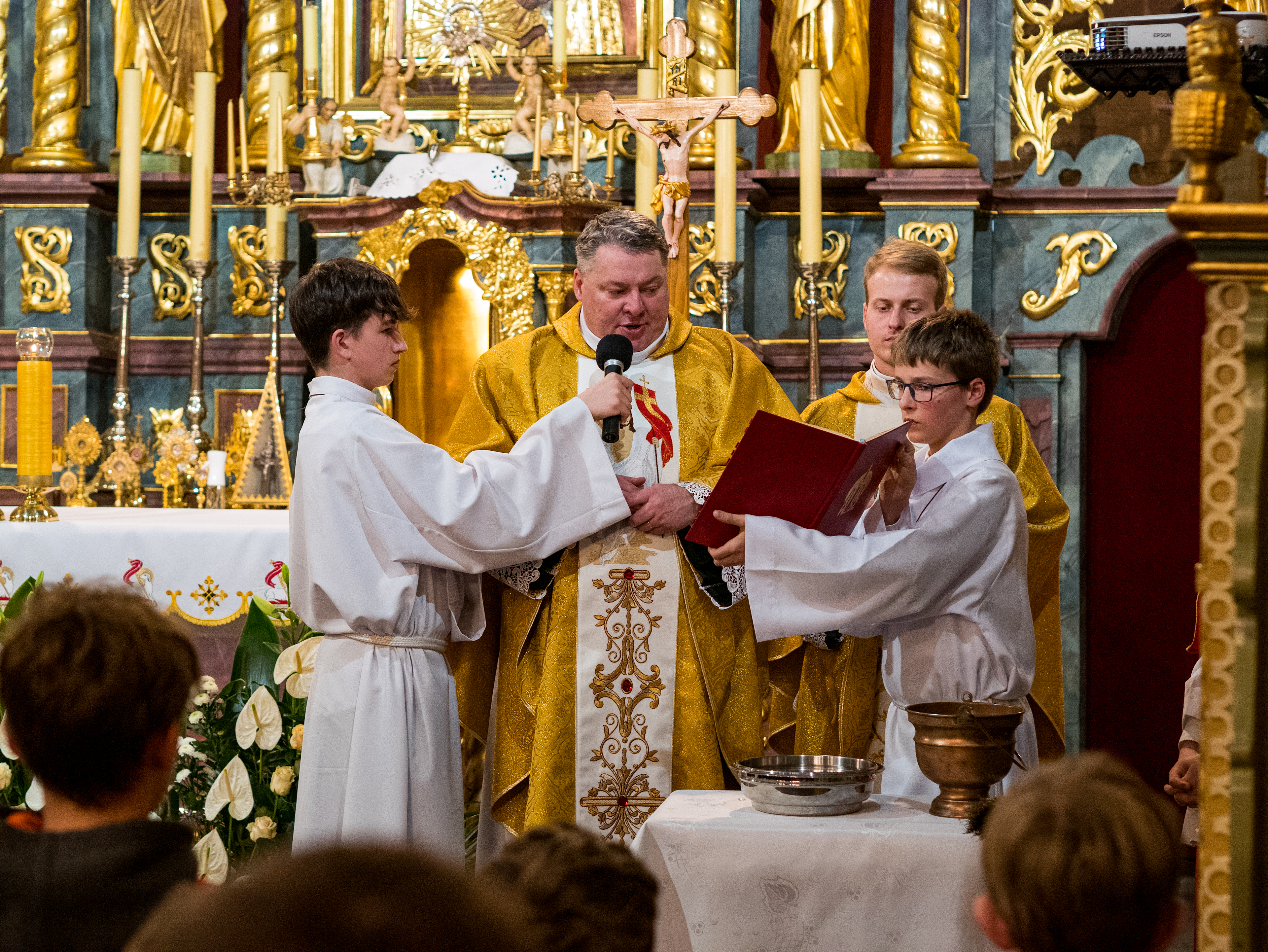 Wigilia Paschalna - Parafia Jawiszowice św. Marcina Bp.
