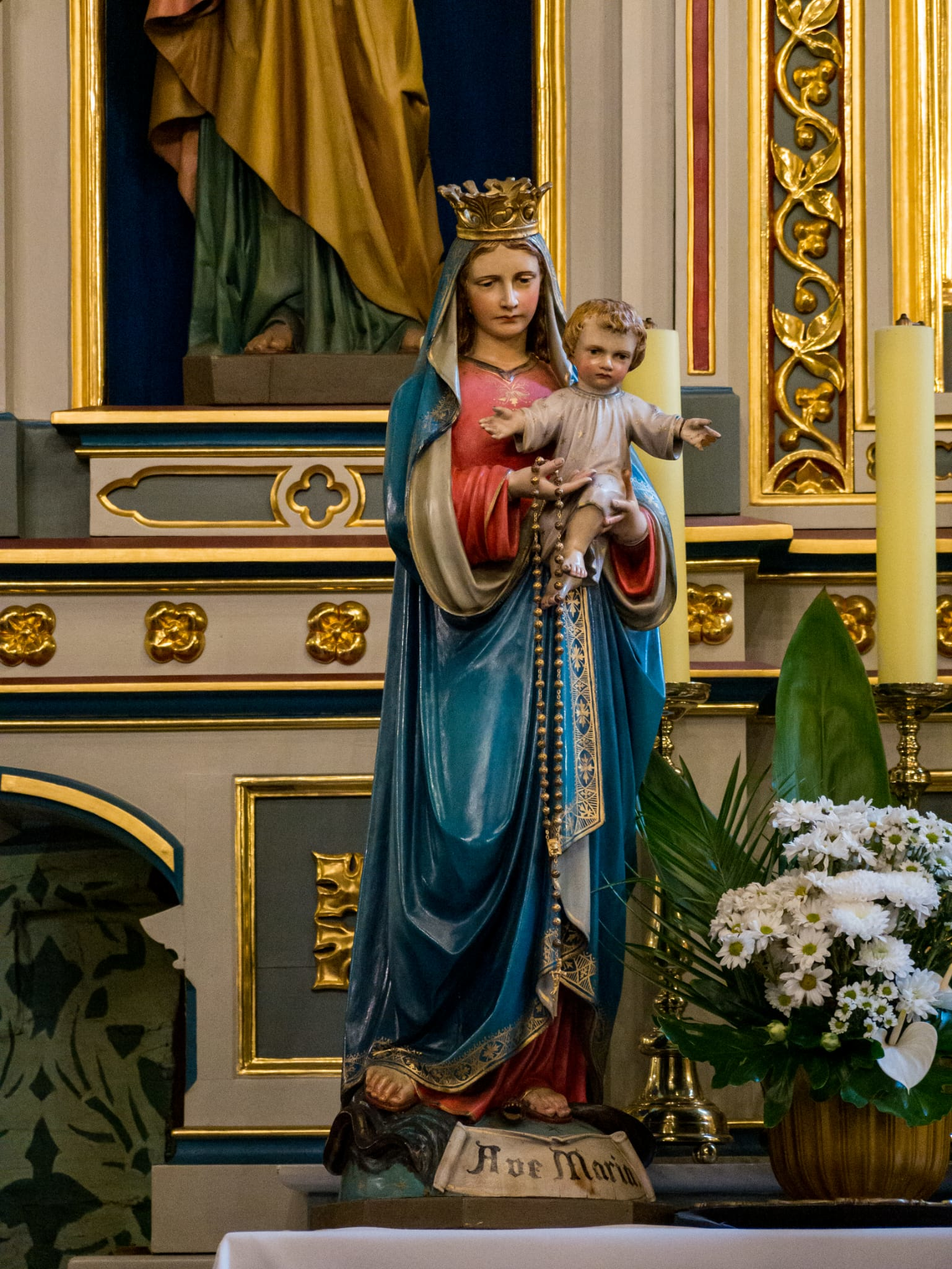 Poświęcenie różańców dla dzieci pierwszokomunijnych