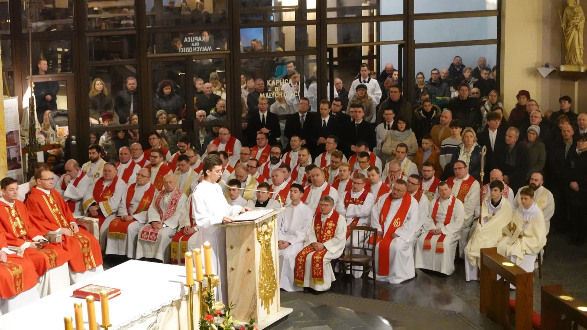 3 naszych ministrantów bp Roman Pindel pobłogosławił na lektorów
