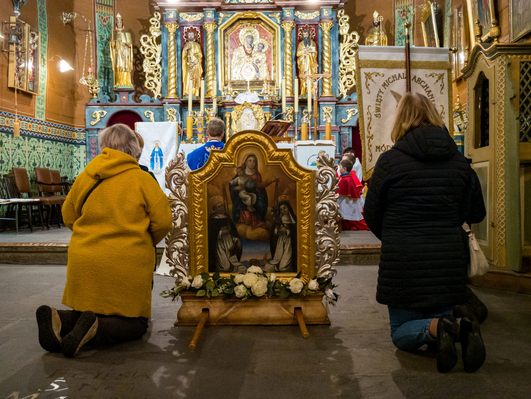 Procesja różańcowa - Parafia Jawiszowice św. Marcina Bpa