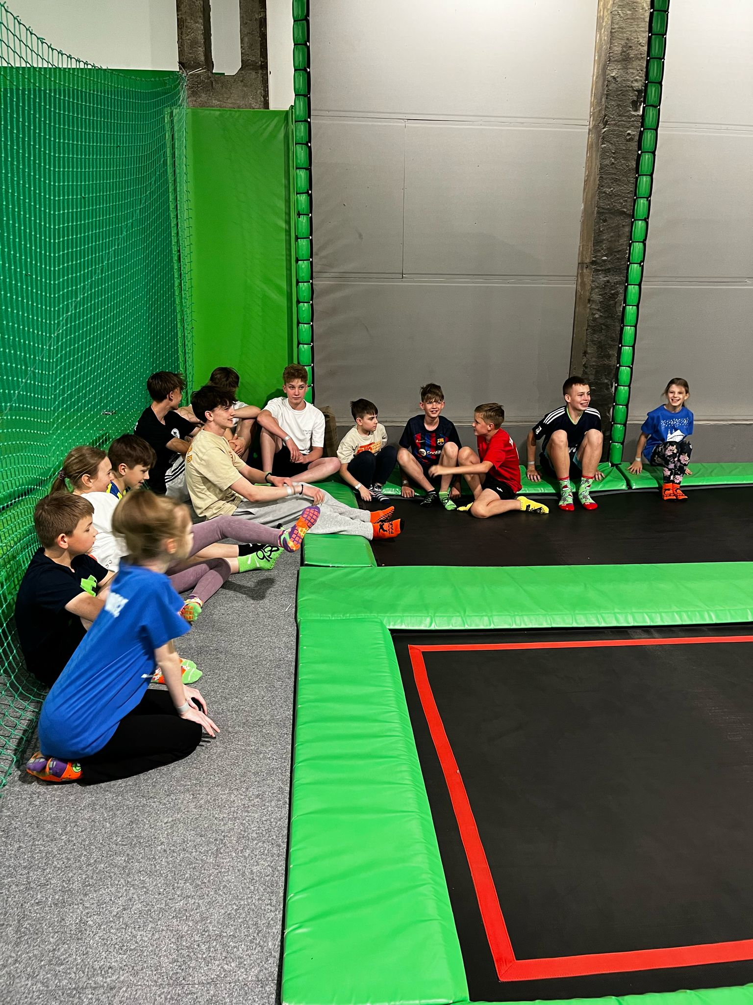 Pielgrzymka do Kościoła Jubileuszowego w Hałcnowie i GOjump - Parafia Jawiszowice św. Marcina Bpa