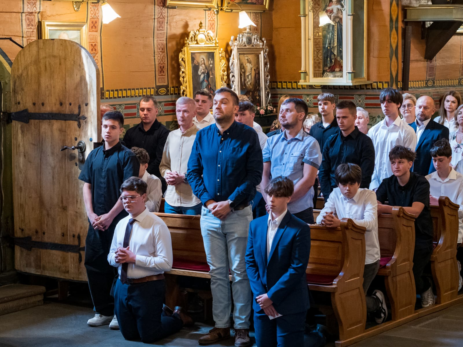 Sakrament bierzmowania pod przewodnictwem bp. Piotra Gregera - Parafia Jawiszowice św. Marcina Bpa