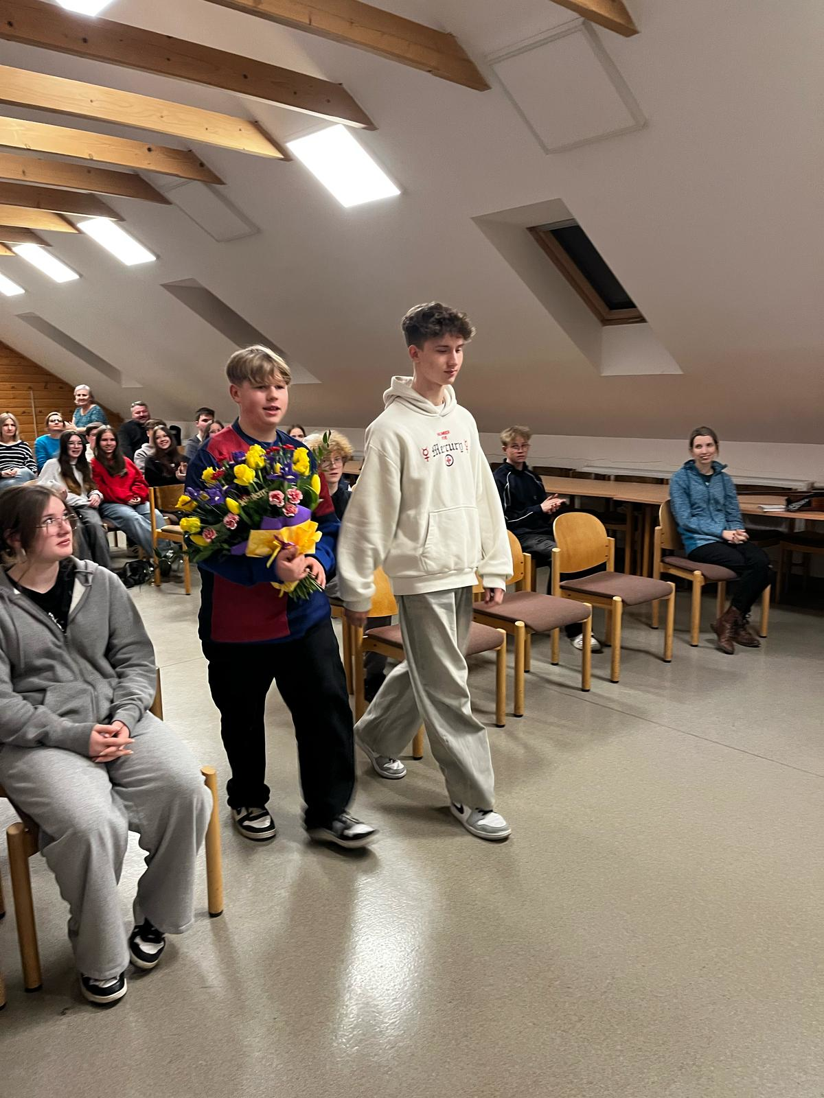 Dekanalne Spotkanie Młodzieży z misjonarką Marceliną Puchałą - Parafia Jawiszowice św. Marcina Bpa