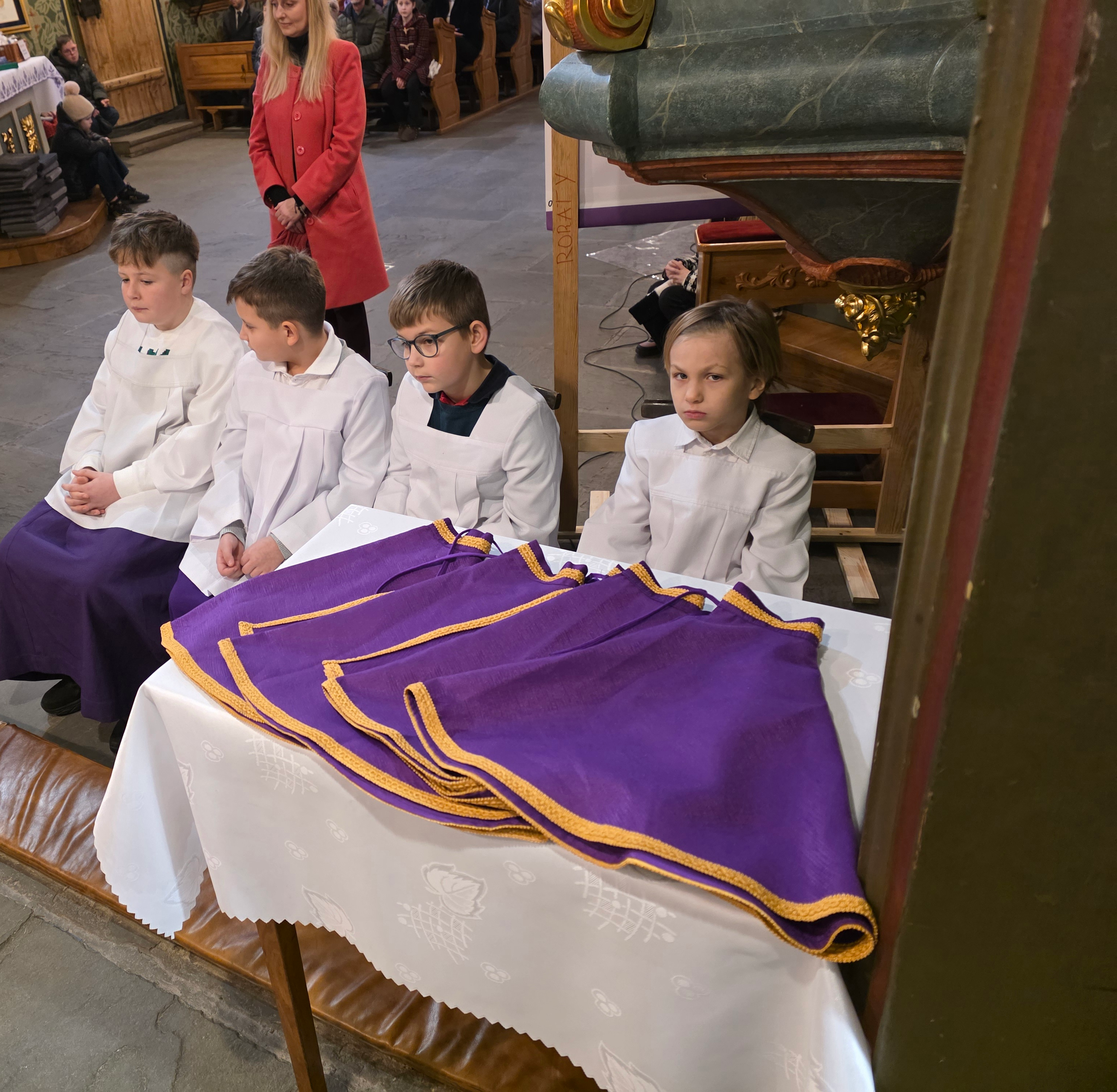 Błogosławieństwo 4 kandydatów na Ministrantów - Parafia Jawiszowice św. Marcina Bpa