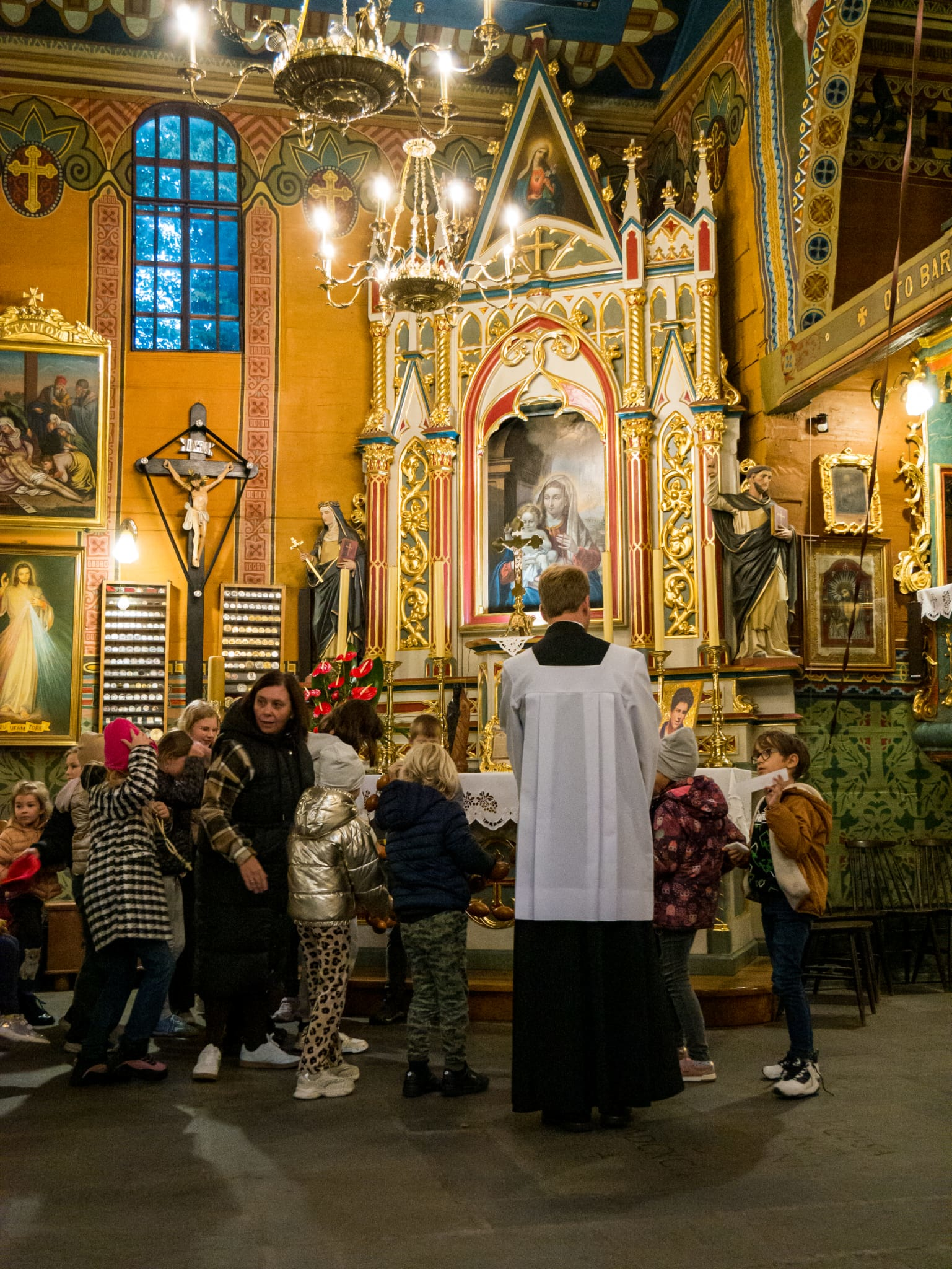 Procesja różańcowa - Parafia Jawiszowice św. Marcina Bpa