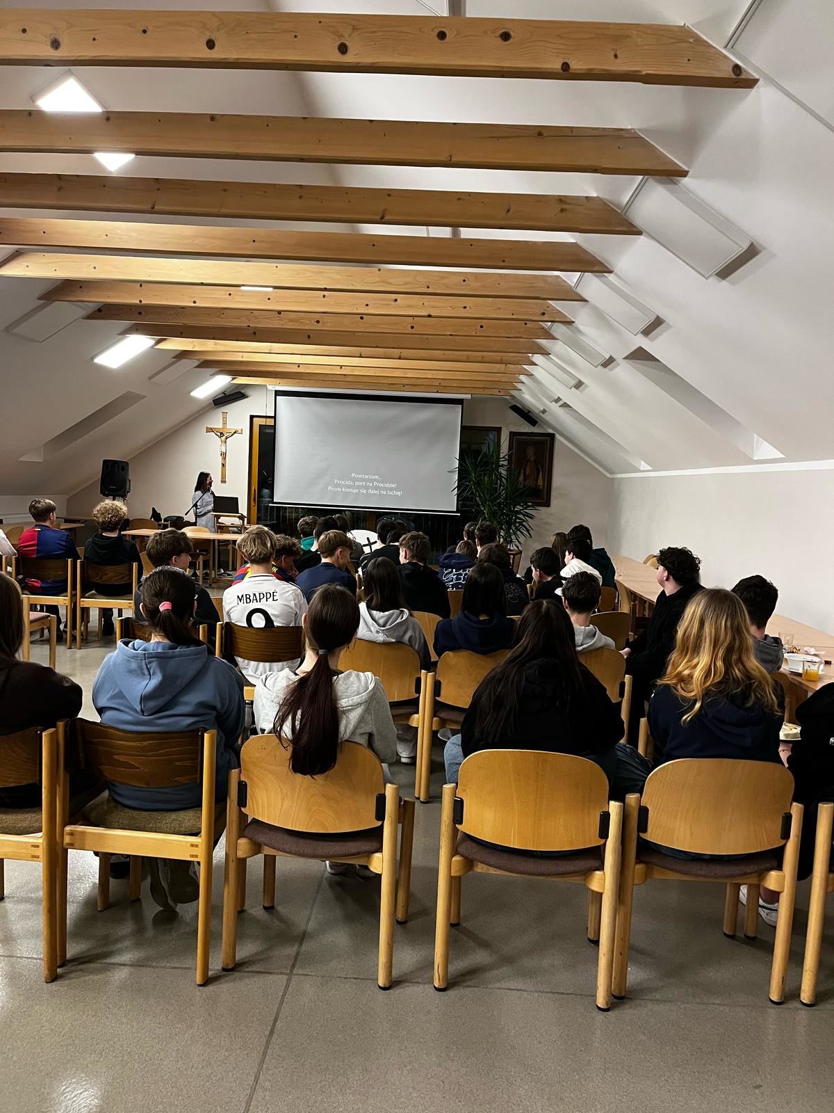 Dekanalne Spotkanie Młodzieży z misjonarką Marceliną Puchałą - Parafia Jawiszowice św. Marcina Bpa