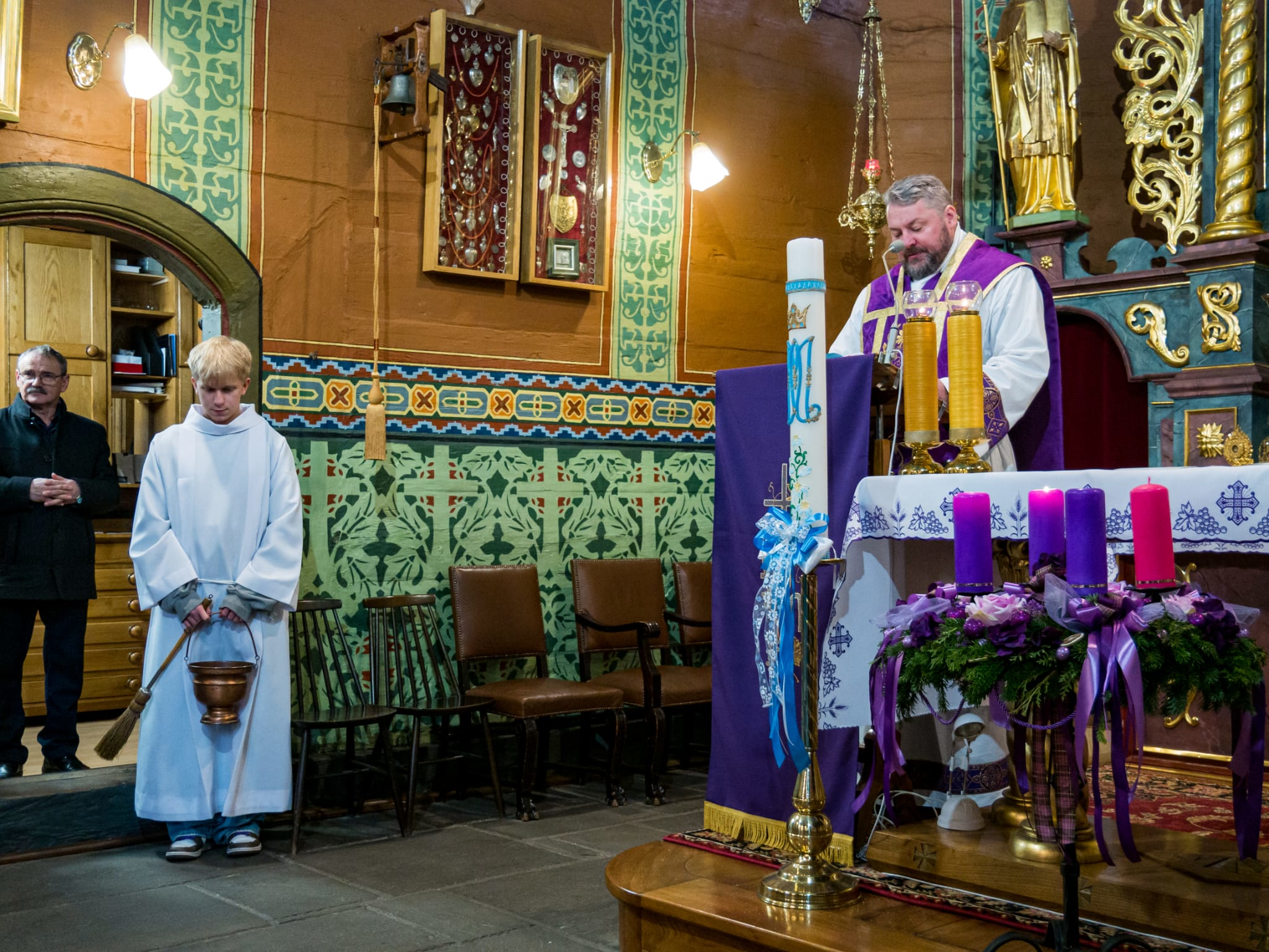 Poświęcenie medalików - Parafia Jawiszowice św. Marcina Bpa