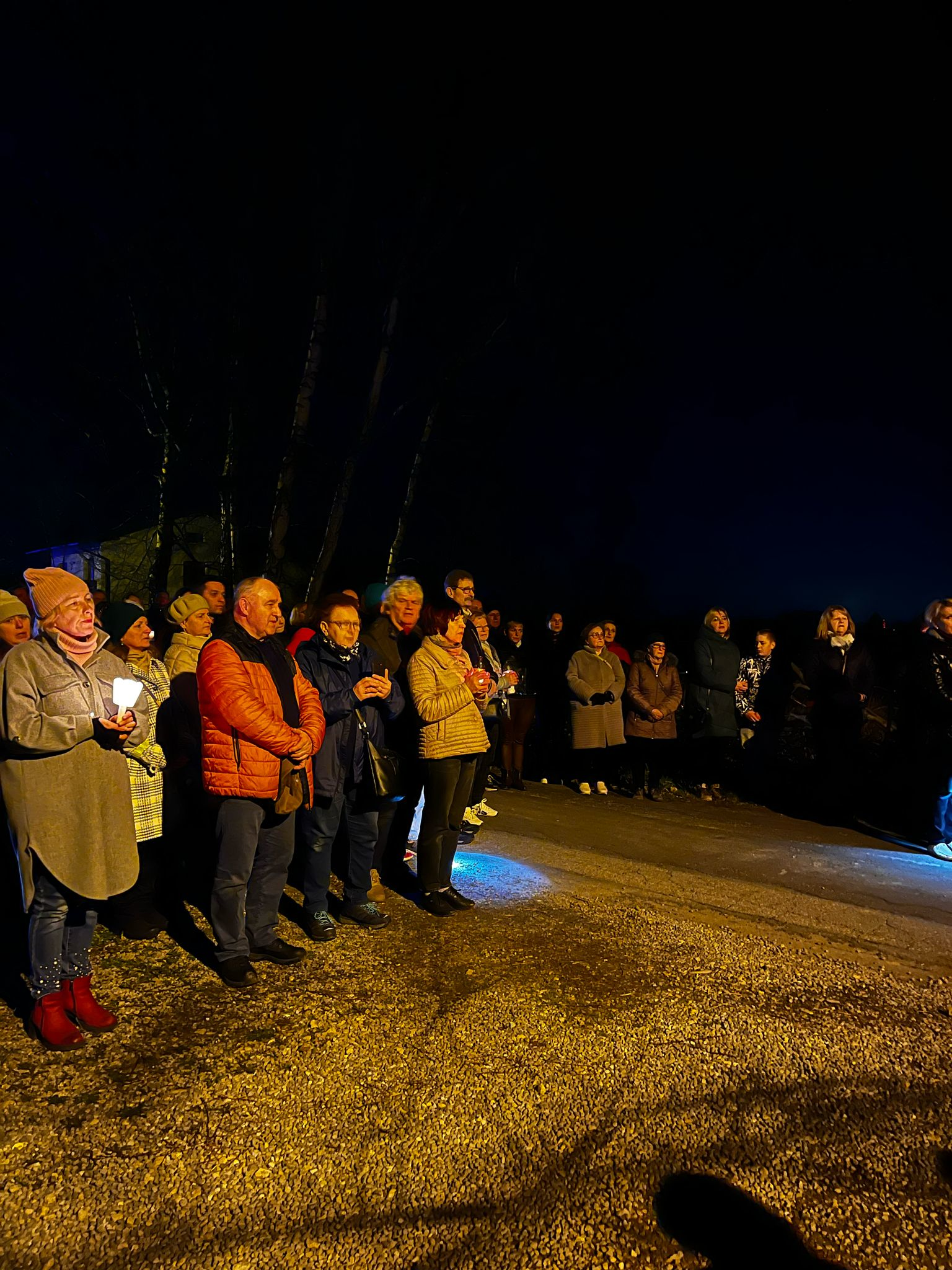 Droga krzyżowa ze św. Janem Pawłem II - Parafia Jawiszowice św. Marcina Bpa