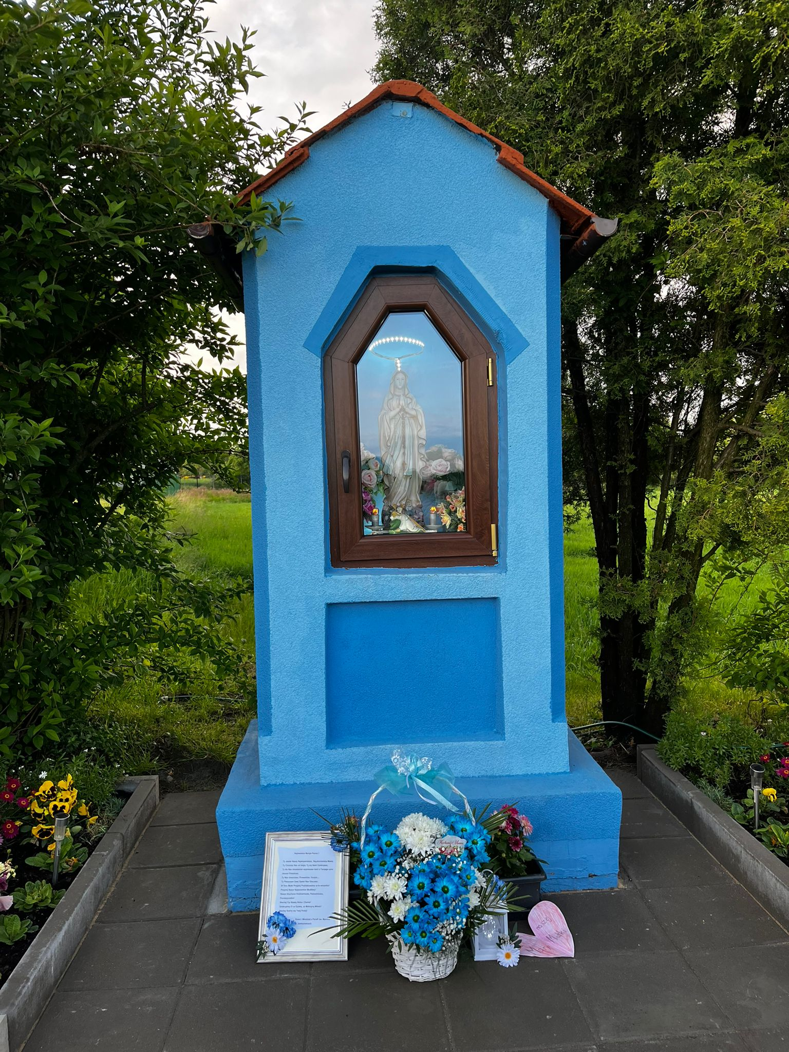 W Dniu Matki dzieci i młodzież przy Matce Bożej - Parafia Jawiszowice św. Marcina Bpa