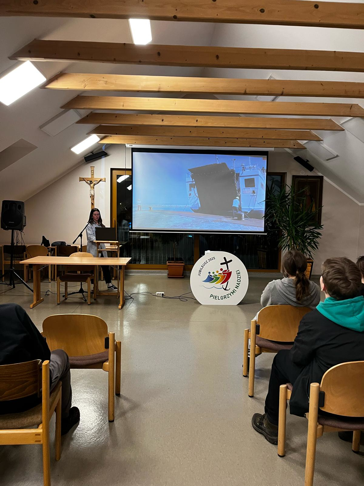 Dekanalne Spotkanie Młodzieży z misjonarką Marceliną Puchałą - Parafia Jawiszowice św. Marcina Bpa