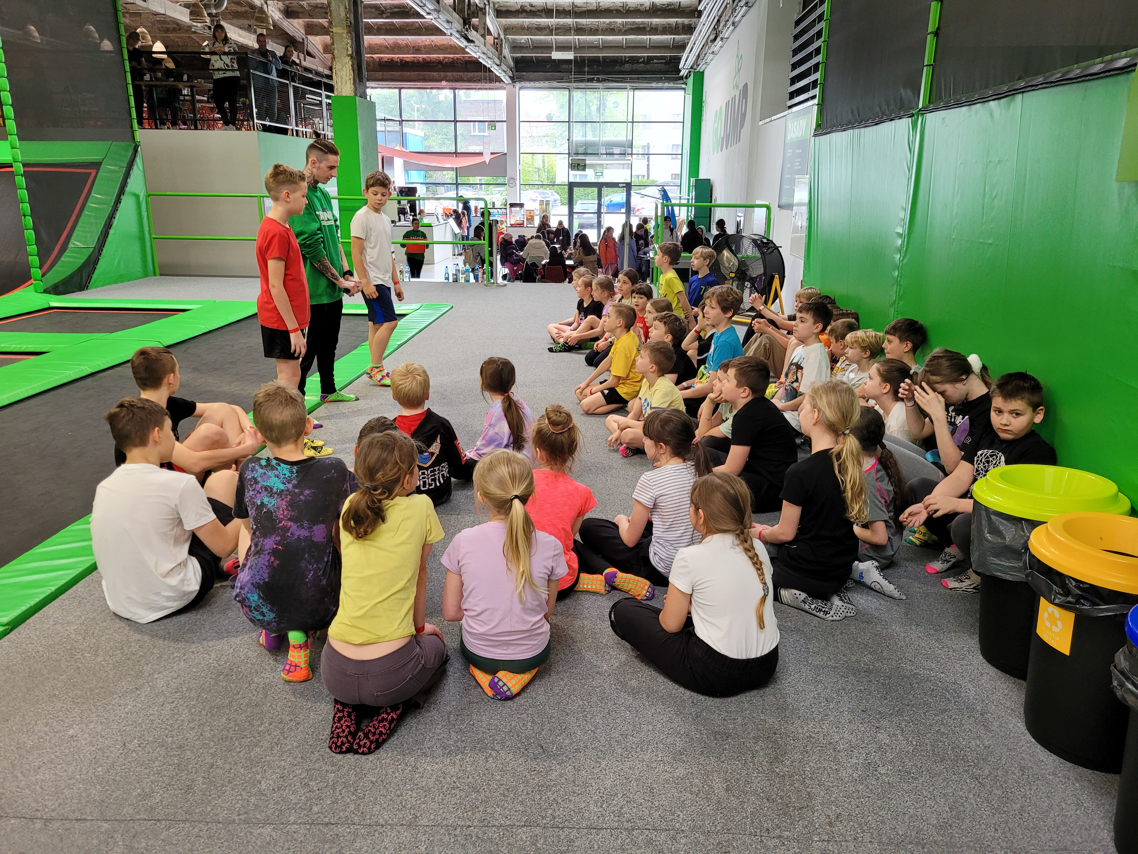 Wycieczka do GOjump Parku Trampolin - Parafia Jawiszowice św. Marcina Bp.