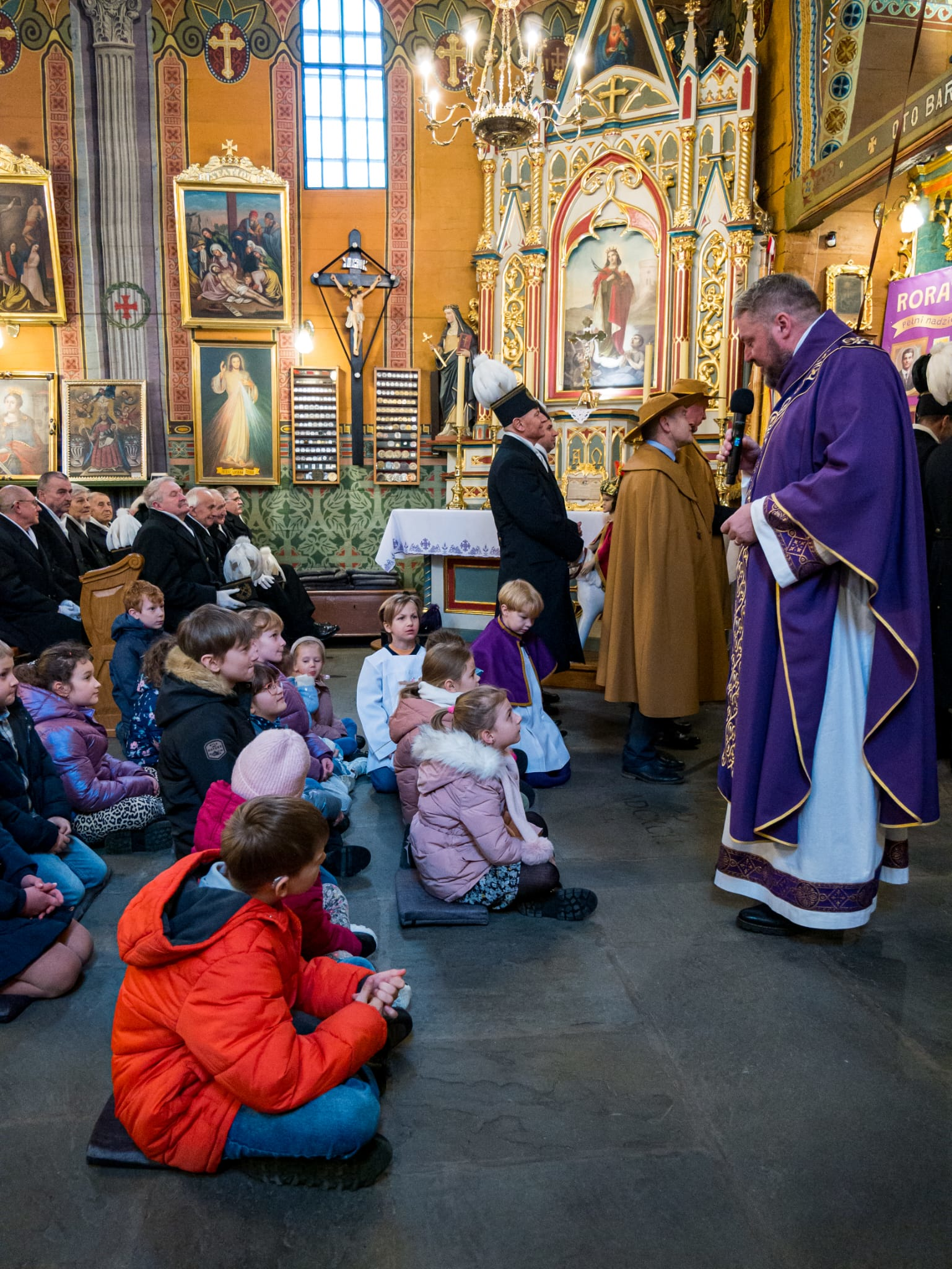 Uroczystość św. Barbary i św. Ambrożego - Parafia Jawiszowice św. Marcina Bpa