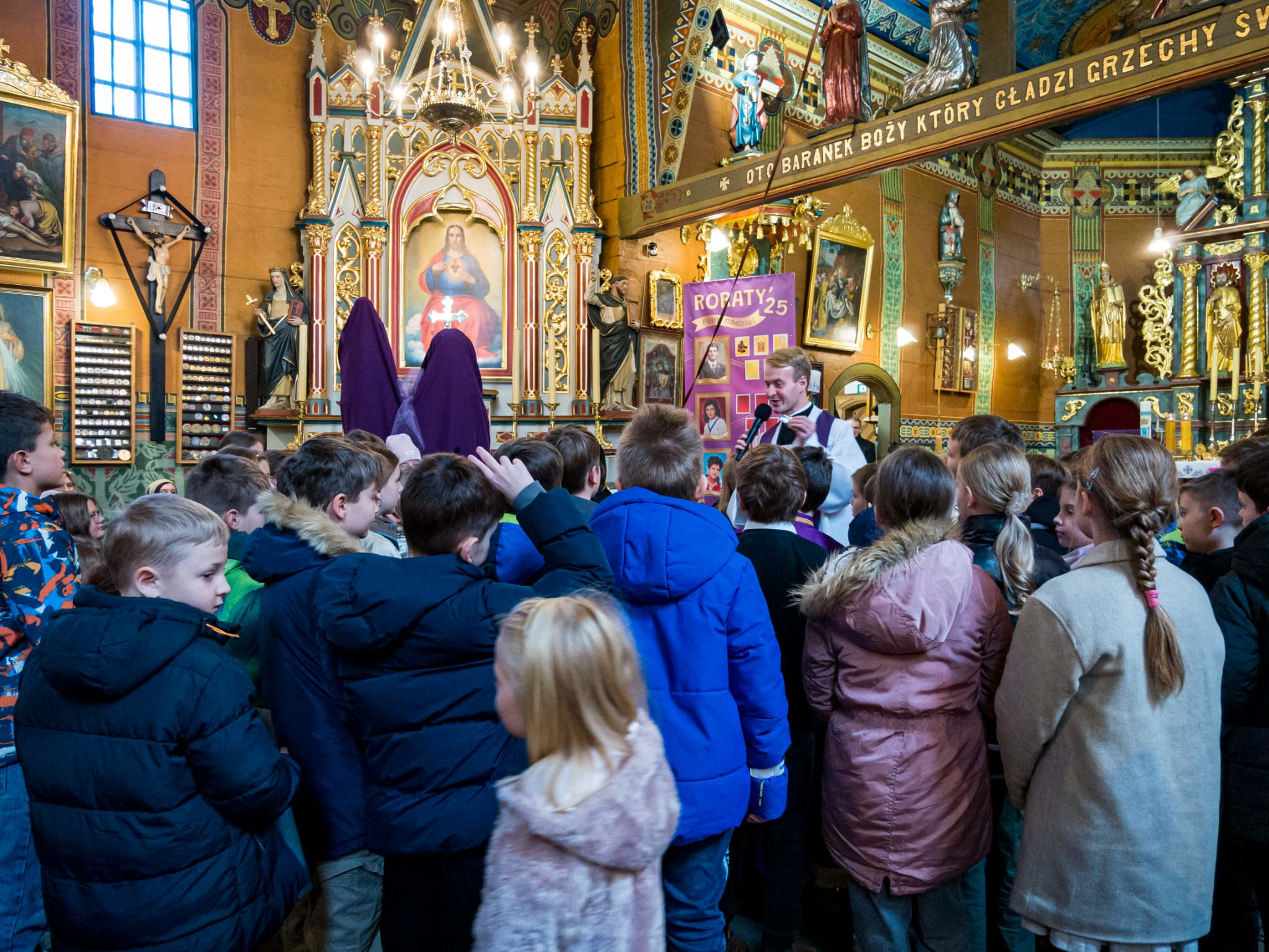 Poświęcenie medalików - Parafia Jawiszowice św. Marcina Bpa