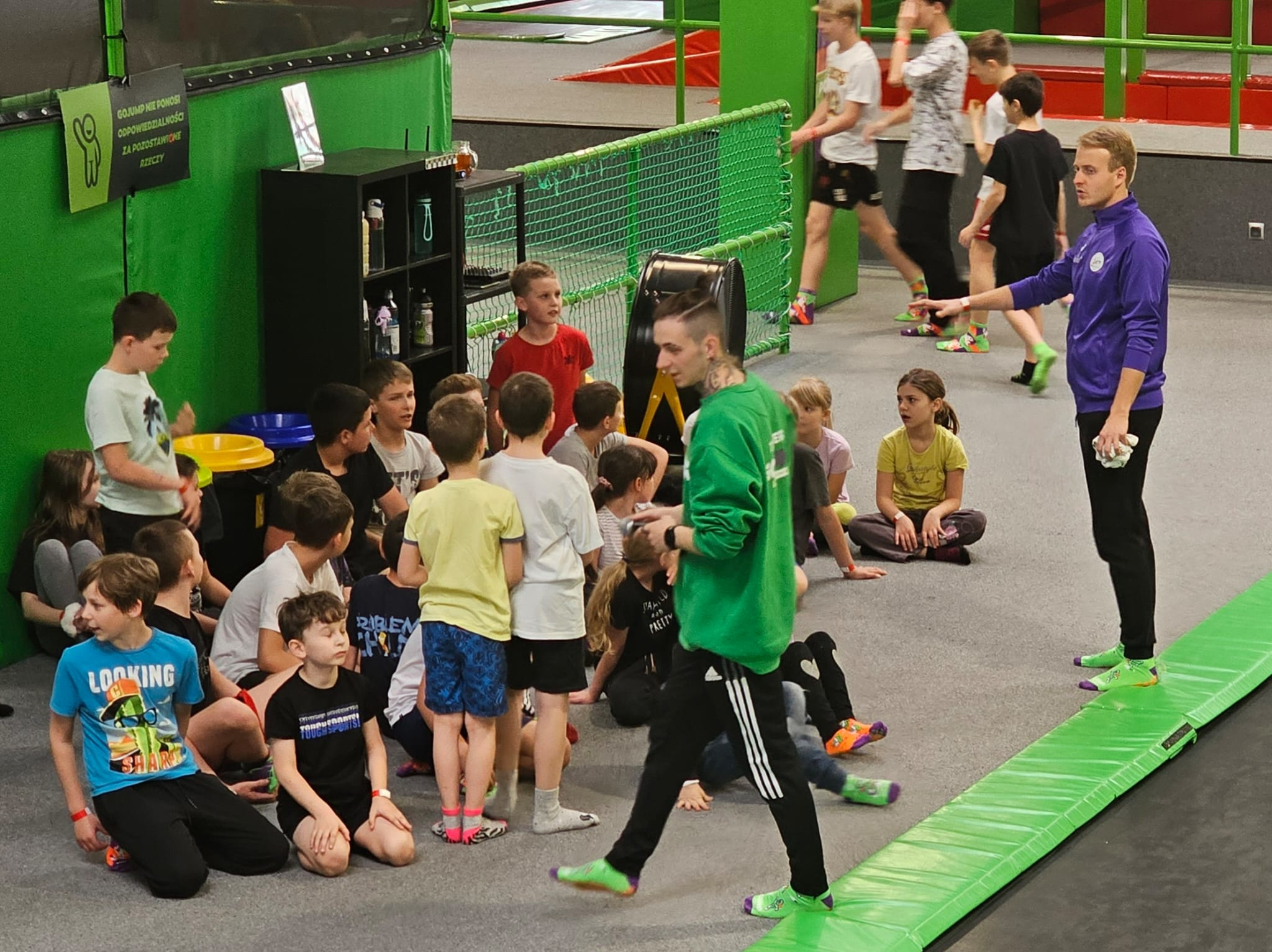 Wycieczka do GOjump Parku Trampolin - Parafia Jawiszowice św. Marcina Bp.