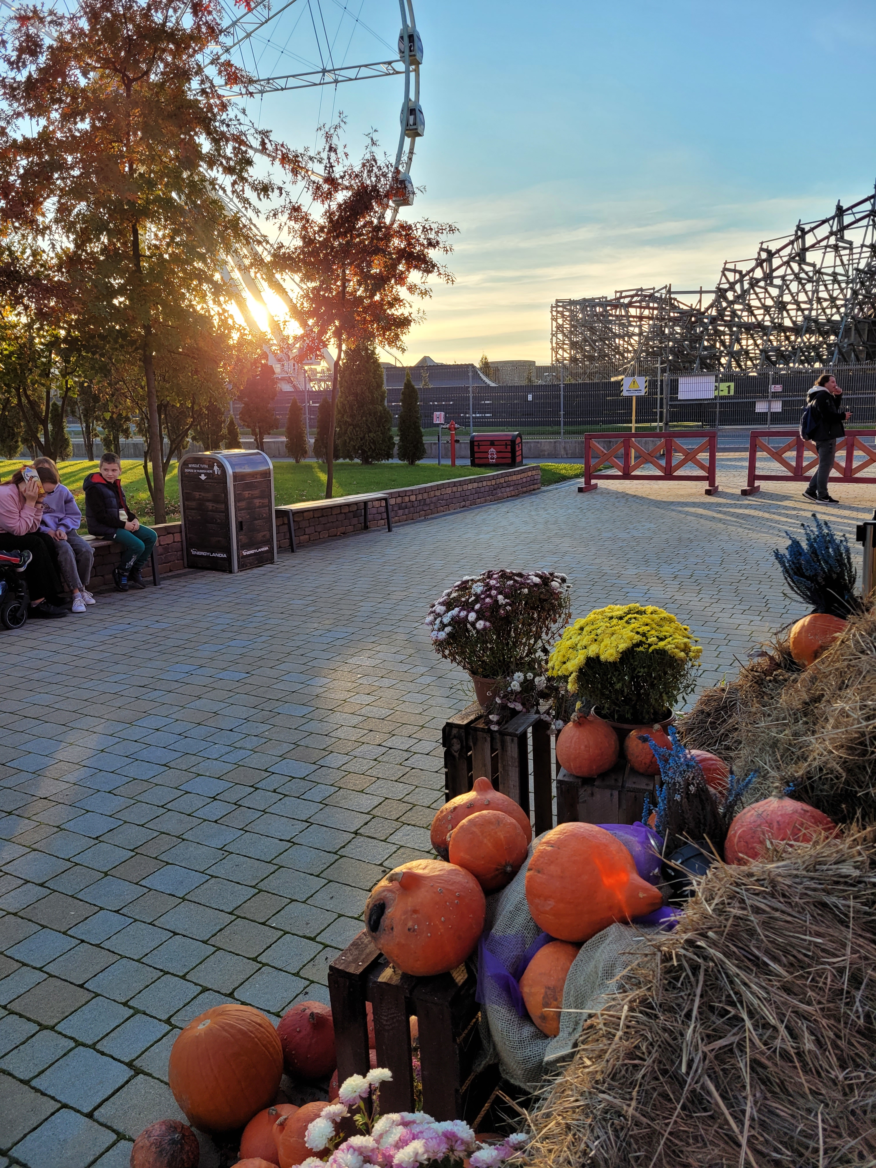 Wycieczka do Energylandii - Parafia Jawiszowice św. Marcina Bpa