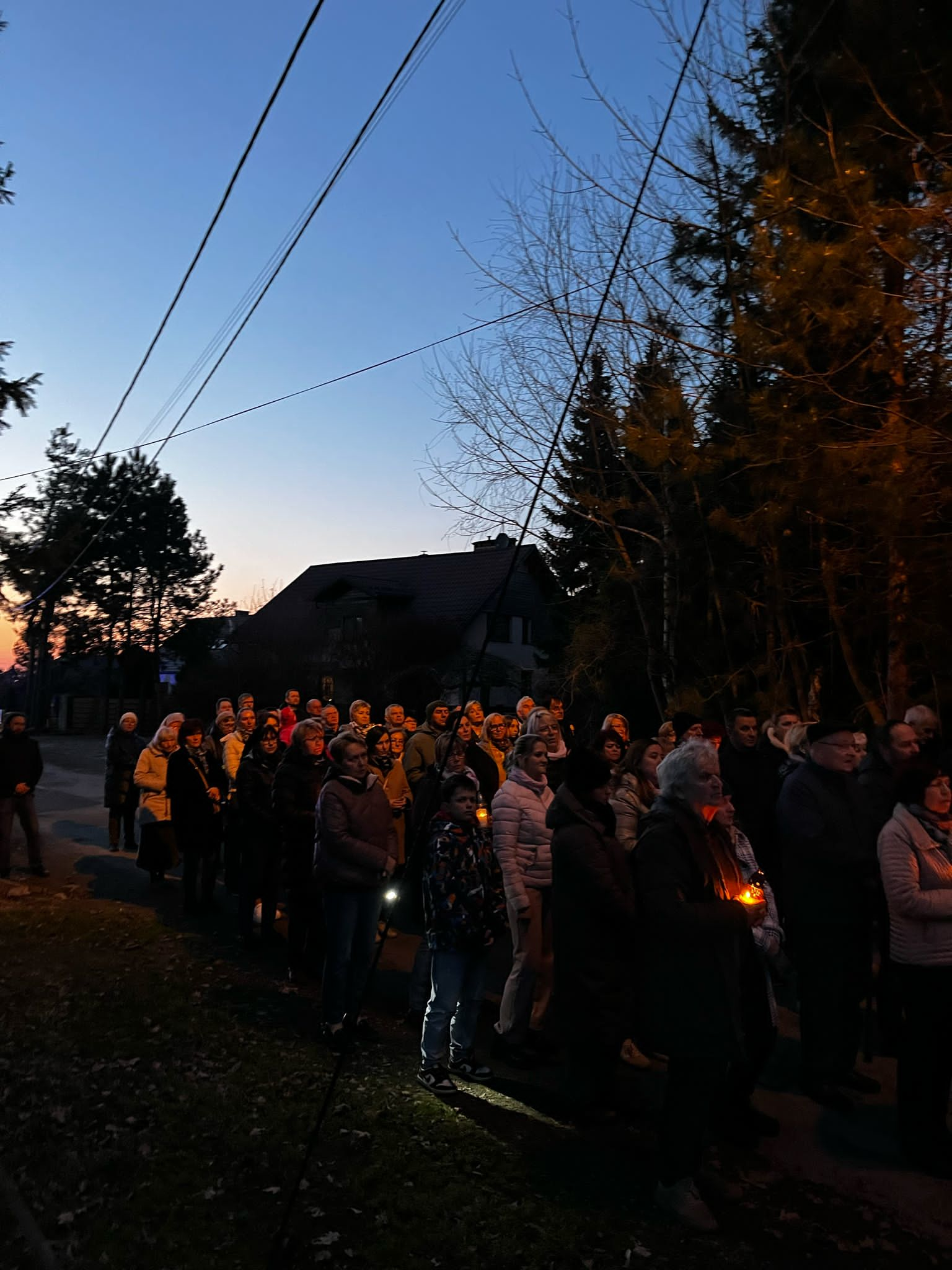 Droga krzyżowa ze św. Janem Pawłem II - Parafia Jawiszowice św. Marcina Bpa