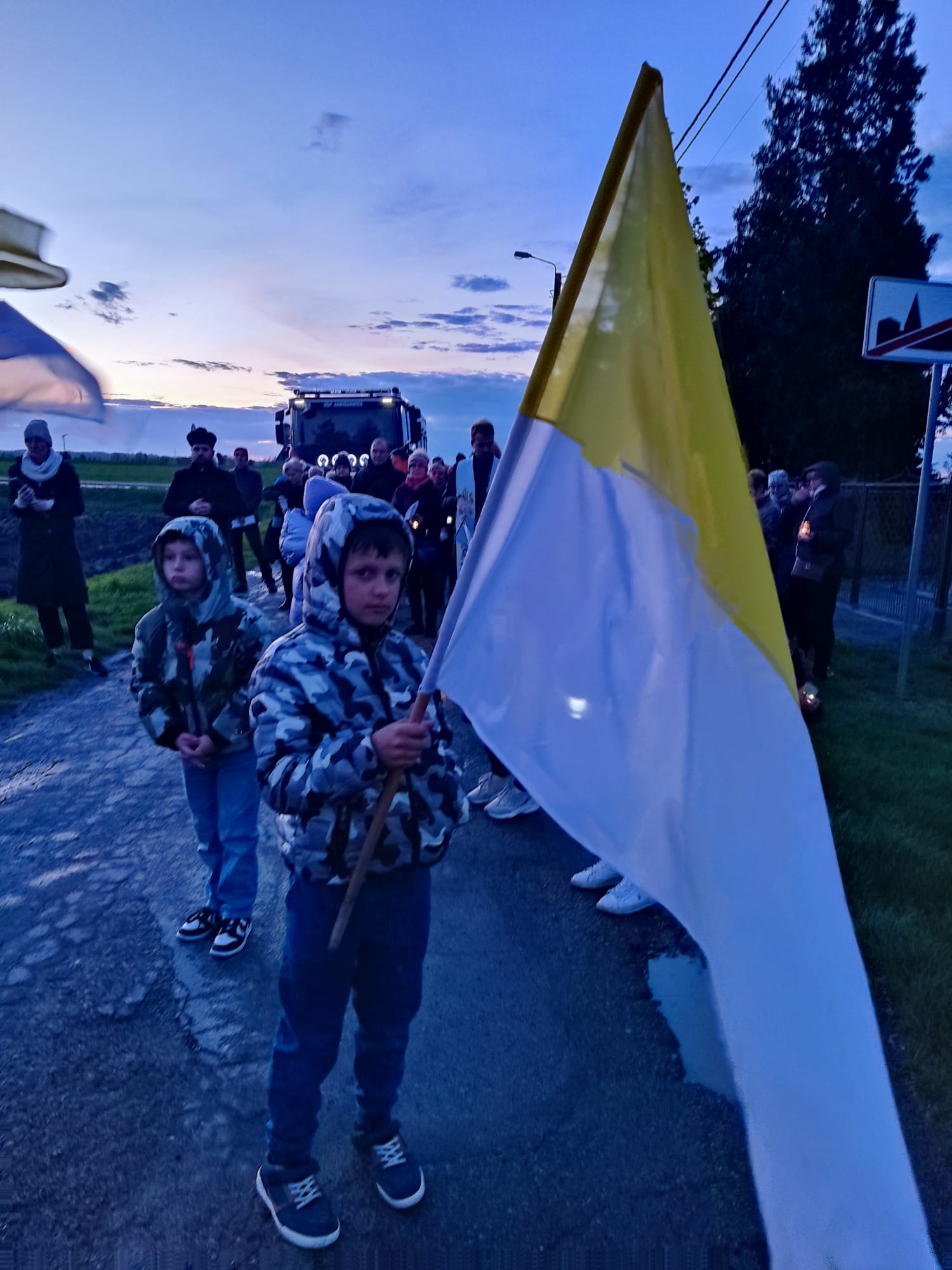 Droga światła ze św. Janem Pawłem II - Parafia Jawiszowice św. Marcina Bp.