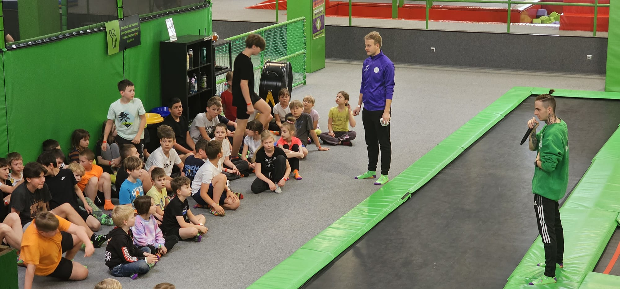 Wycieczka do GOjump Parku Trampolin - Parafia Jawiszowice św. Marcina Bp.