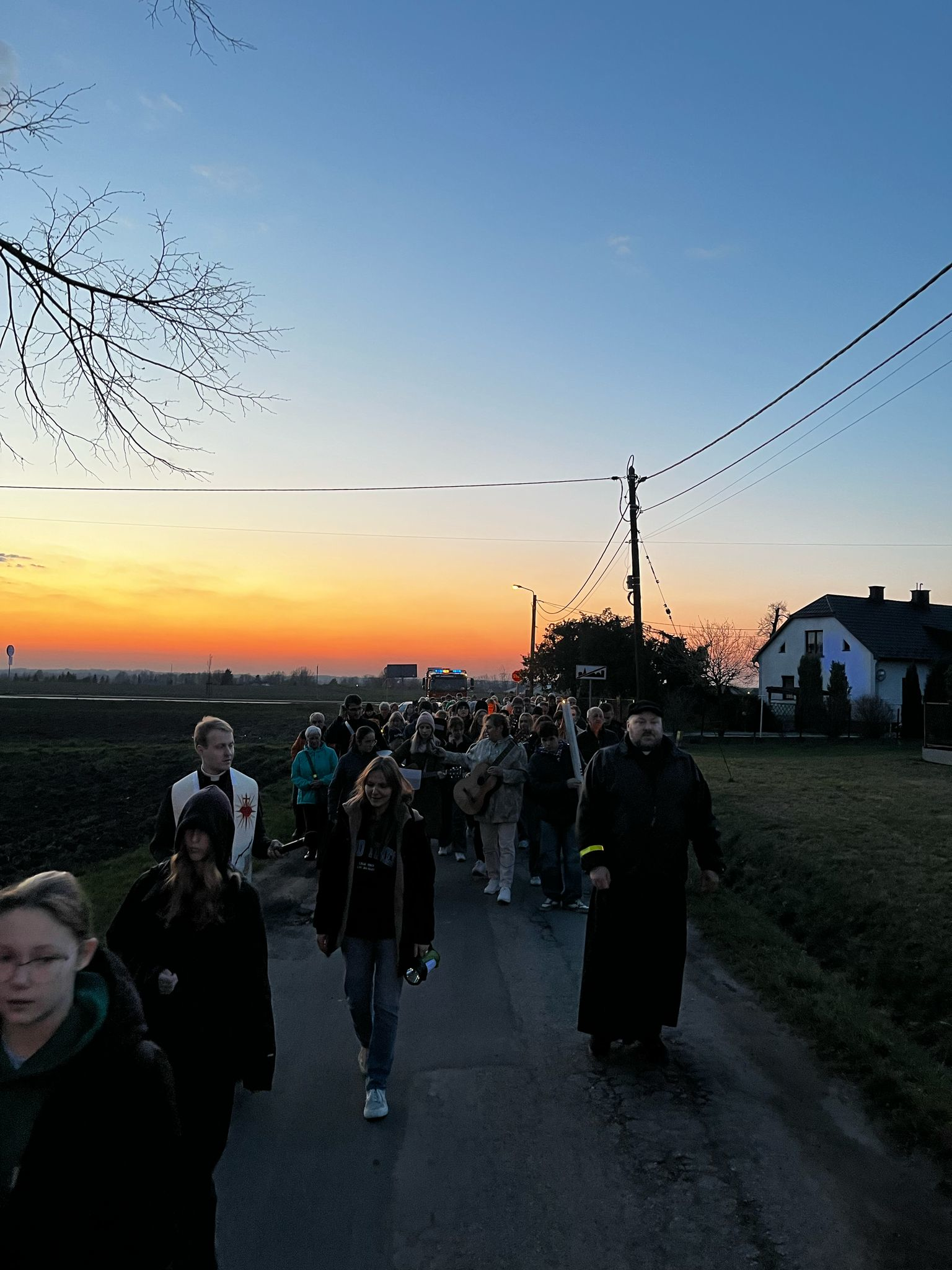 Droga krzyżowa ze św. Janem Pawłem II - Parafia Jawiszowice św. Marcina Bpa