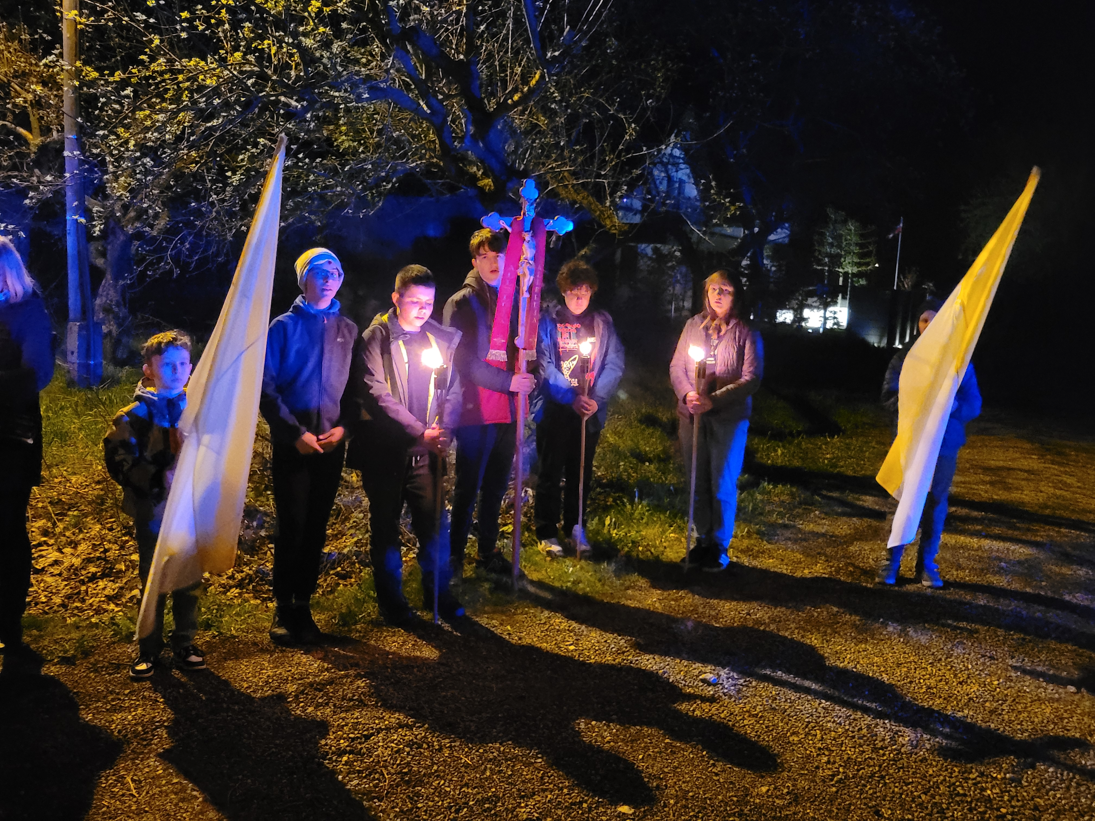 Droga światła ze św. Janem Pawłem II - Parafia Jawiszowice św. Marcina Bp.