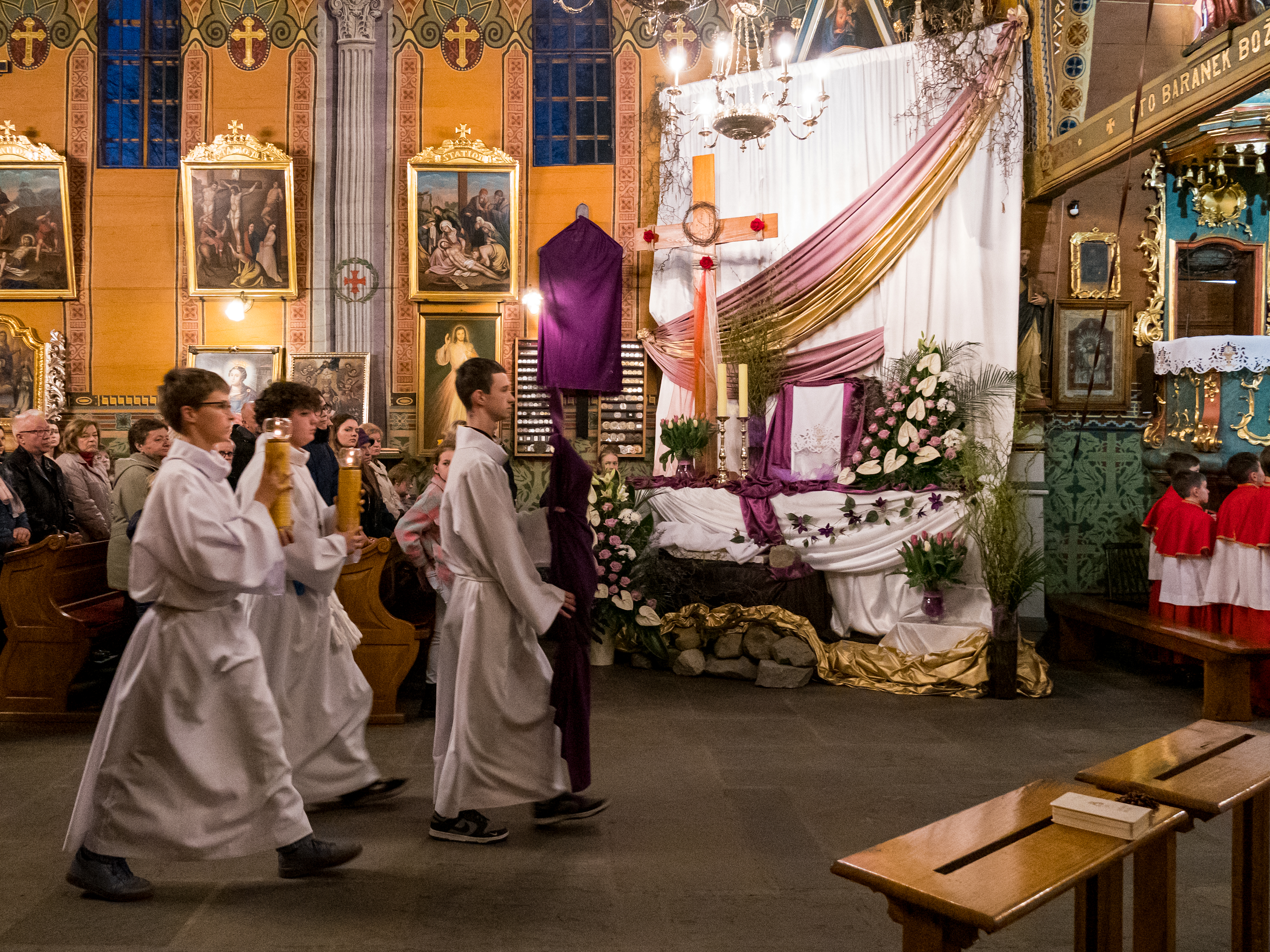 Wielki Piątek - Parafia Jawiszowice św. Marcina Bp.