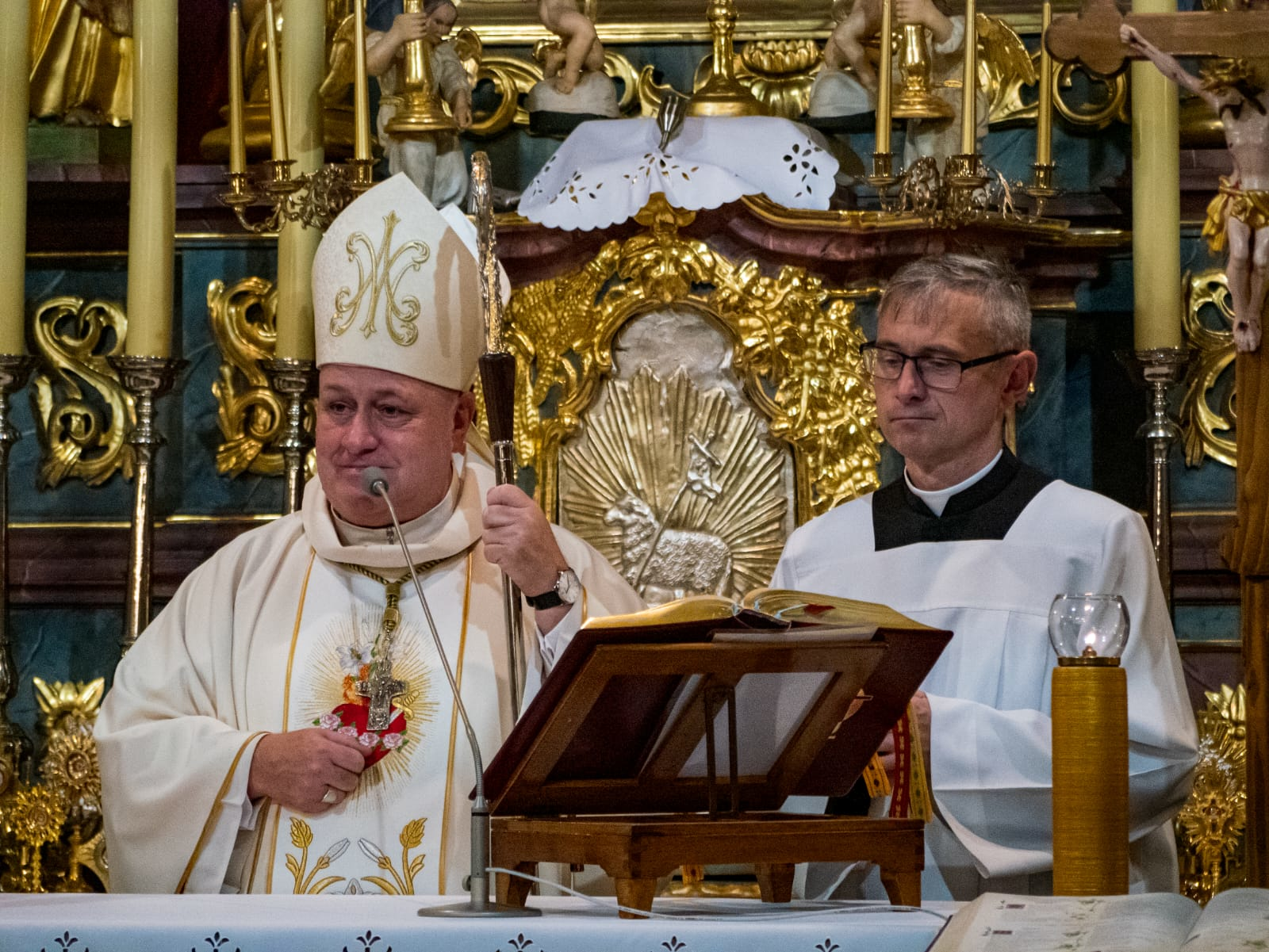 Poświęcenie chorągwi Róż Żywego Różańca - Parafia Jawiszowice św. Marcina Bpa