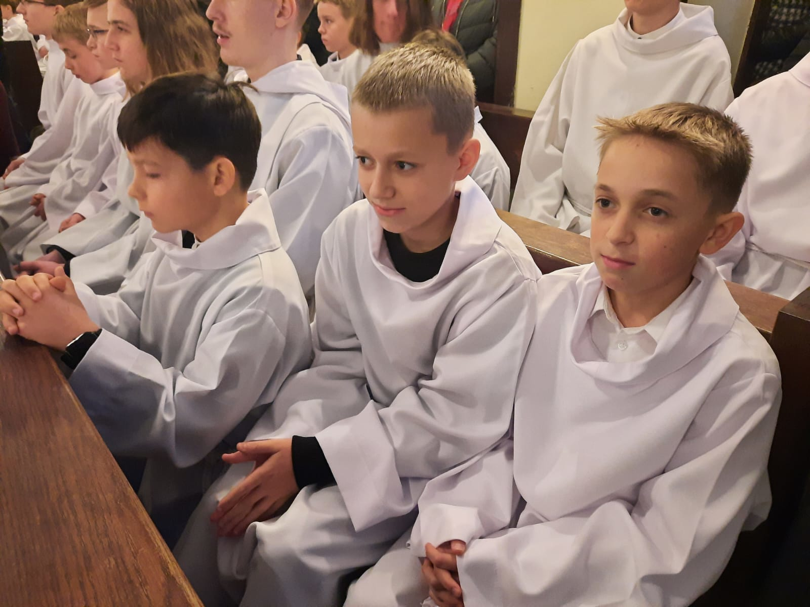 3 naszych ministrantów bp Roman Pindel pobłogosławił na lektorów - Parafia Jawiszowice św. Marcina Bpa