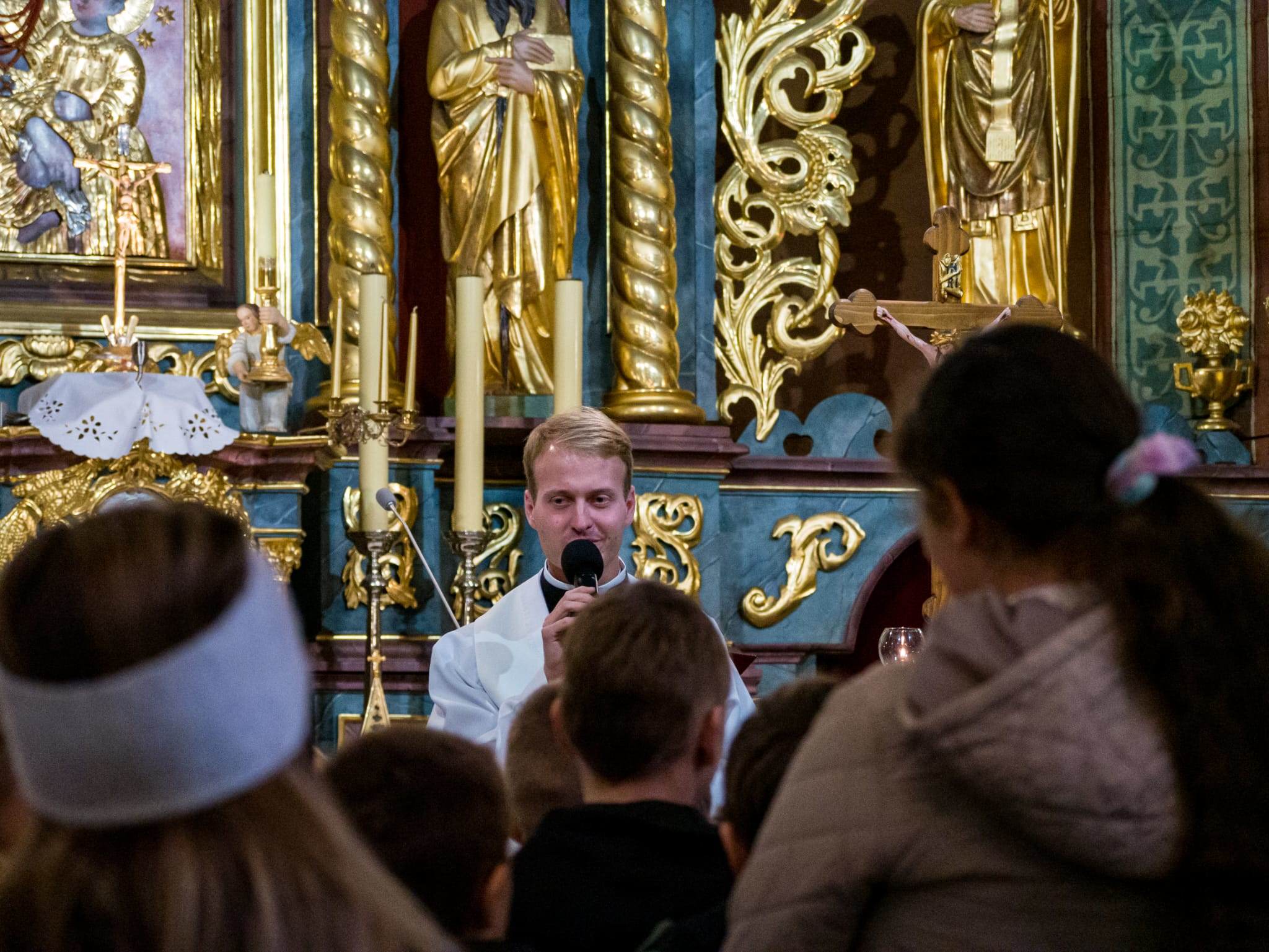 Poświęcenie różańców dla dzieci pierwszokomunijnych