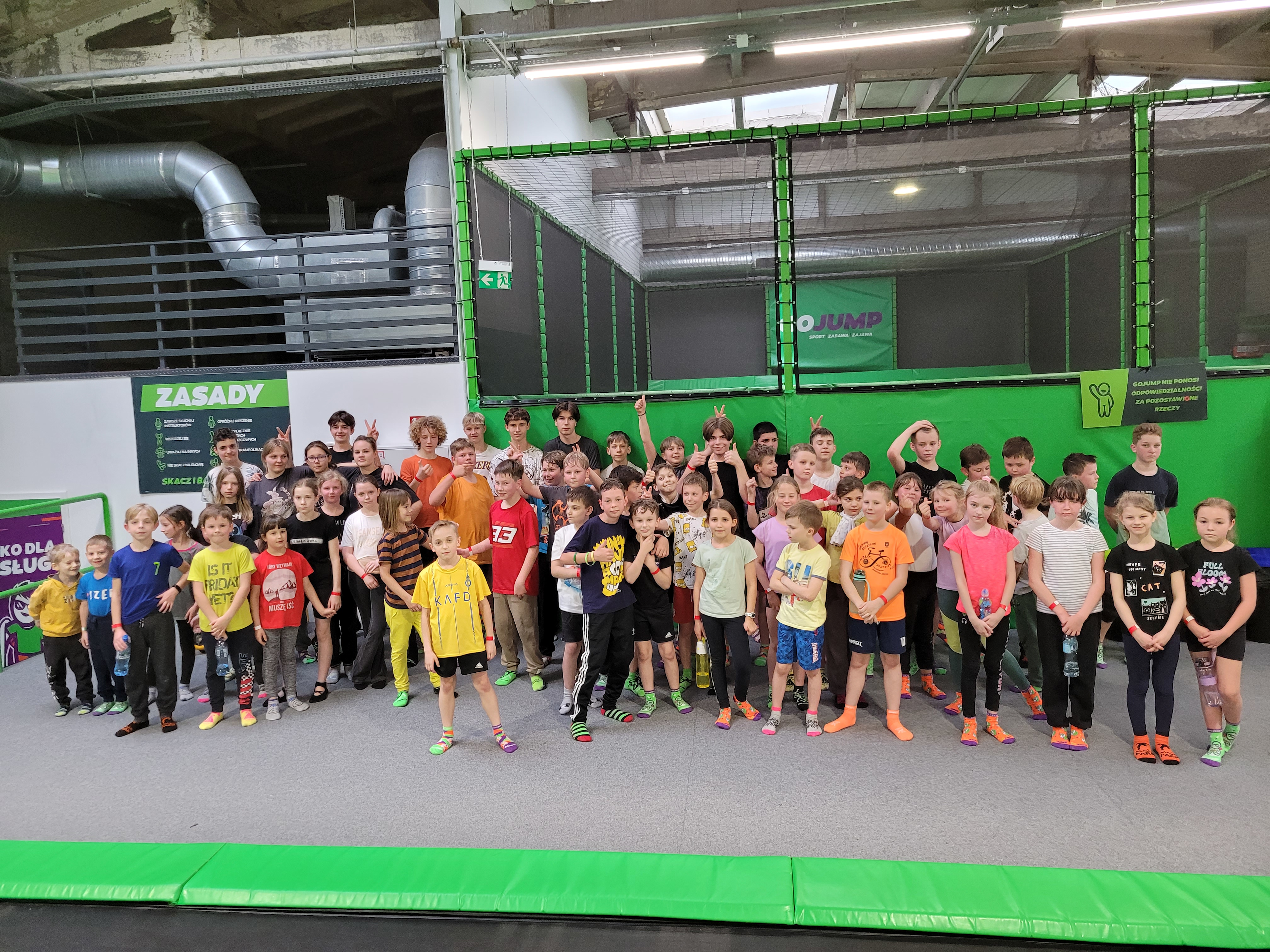 Wycieczka do GOjump Parku Trampolin - Parafia Jawiszowice św. Marcina Bp.