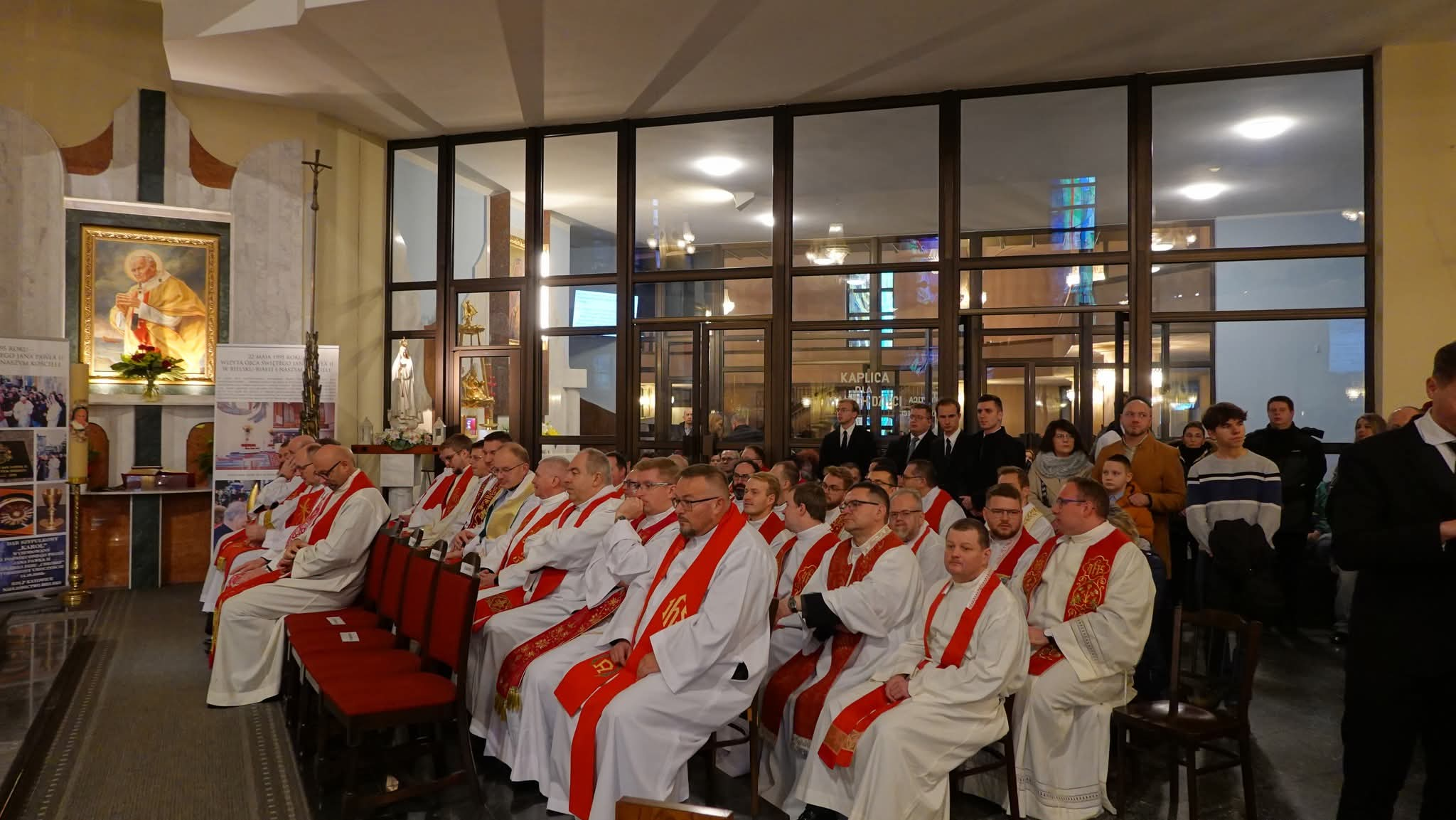 3 naszych ministrantów bp Roman Pindel pobłogosławił na lektorów - Parafia Jawiszowice św. Marcina Bpa