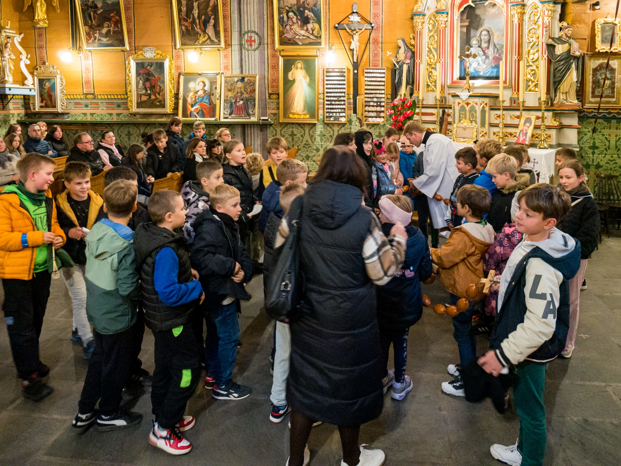 Procesja różańcowa - Parafia Jawiszowice św. Marcina Bpa