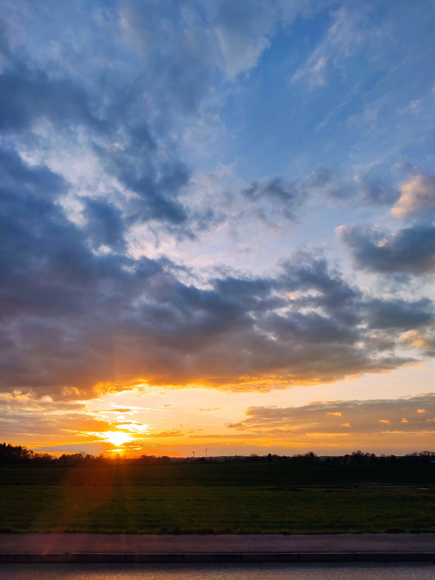 Droga światła ze św. Janem Pawłem II - Parafia Jawiszowice św. Marcina Bp.