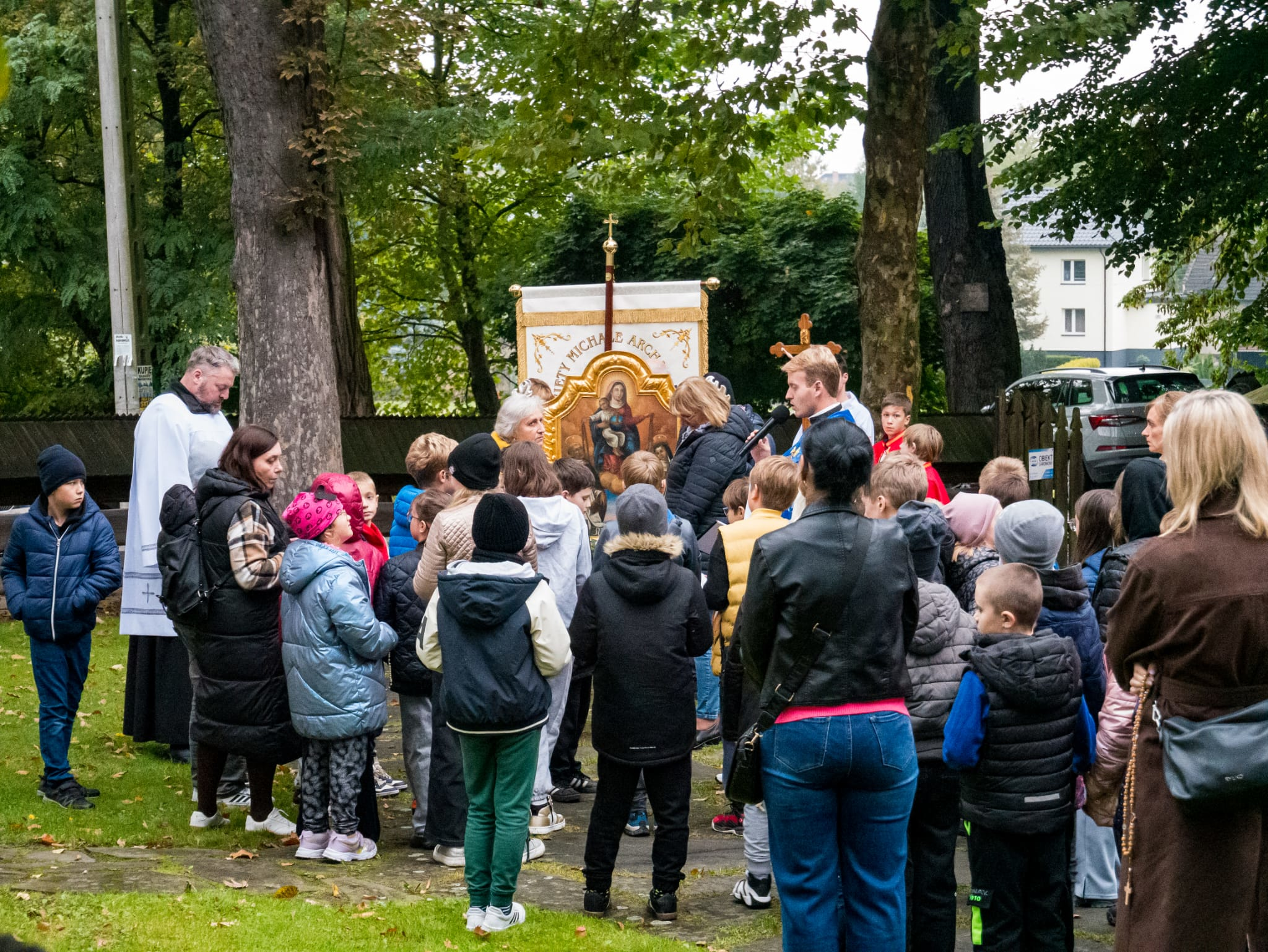 Procesja różańcowa - Parafia Jawiszowice św. Marcina Bpa