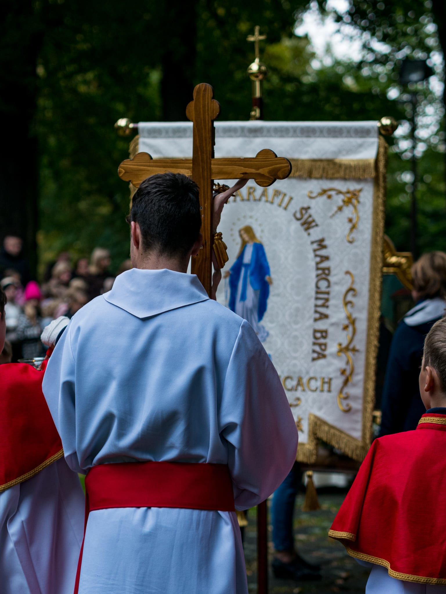 Procesja różańcowa - Parafia Jawiszowice św. Marcina Bpa