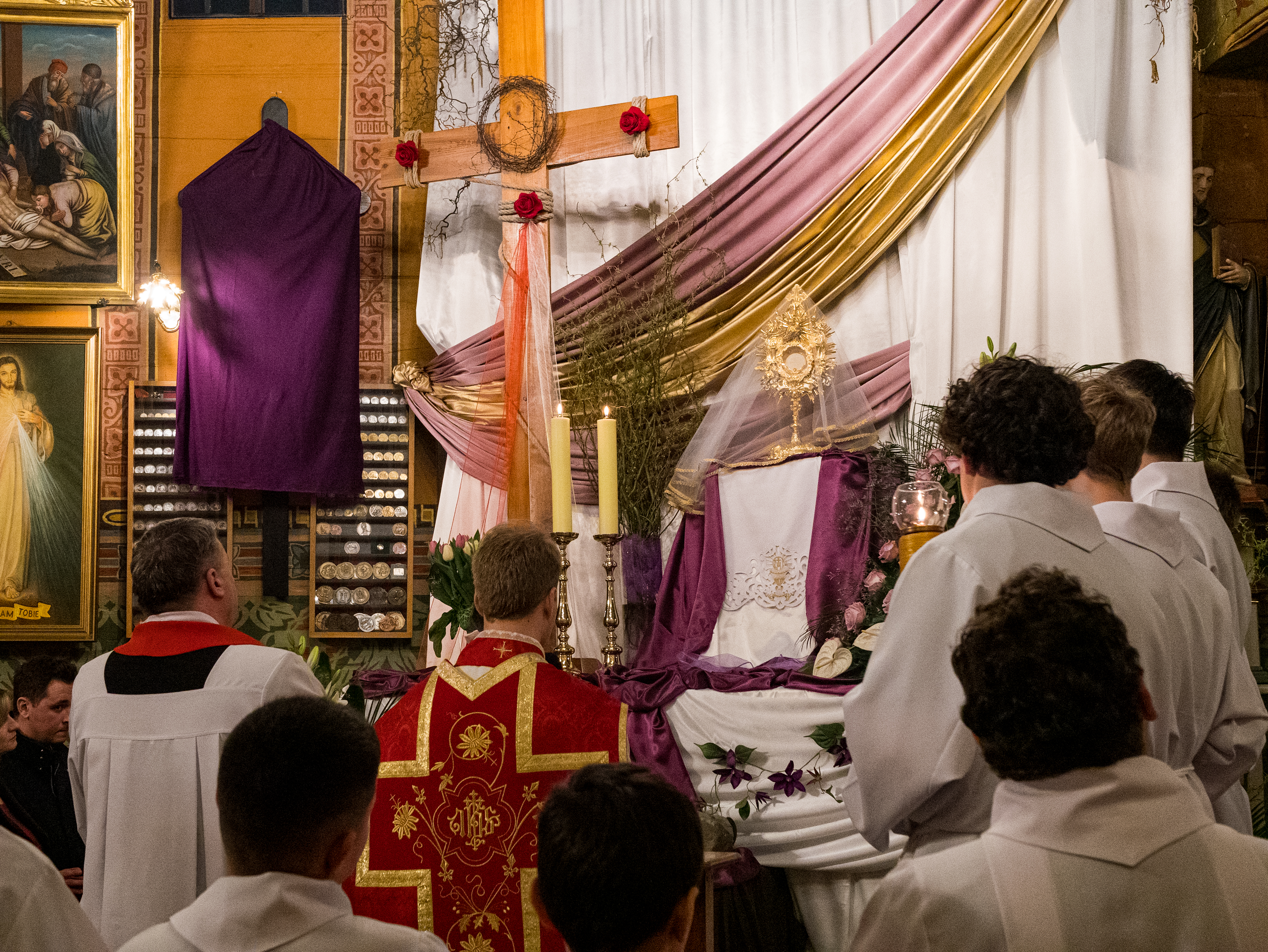 Wielki Piątek - Parafia Jawiszowice św. Marcina Bp.