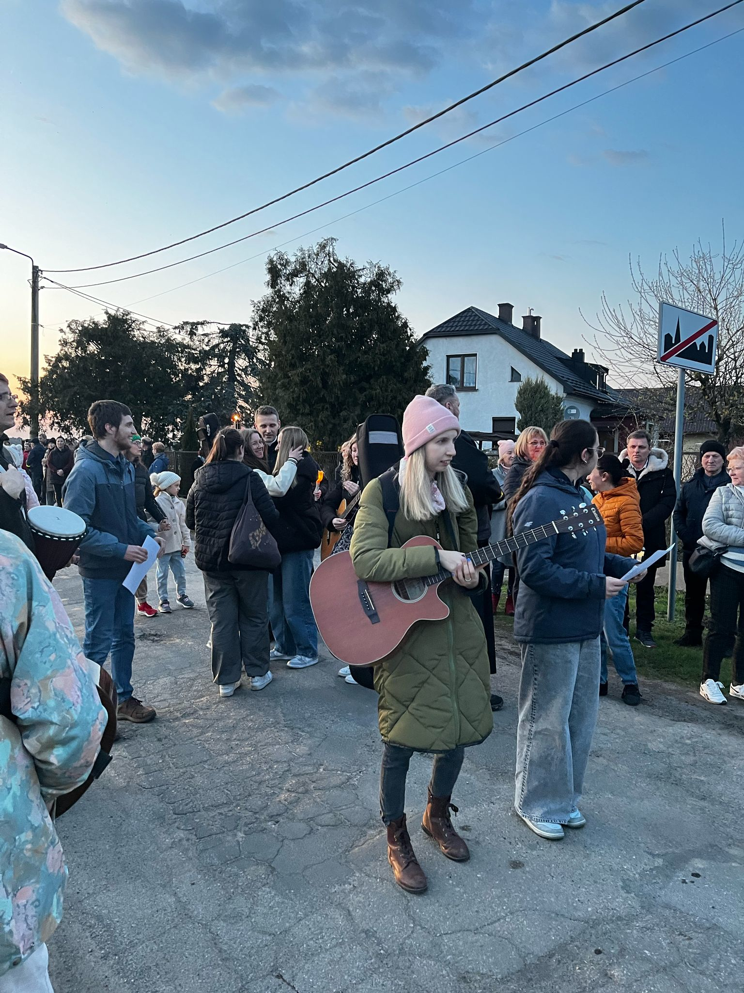 Droga krzyżowa ze św. Janem Pawłem II - Parafia Jawiszowice św. Marcina Bpa