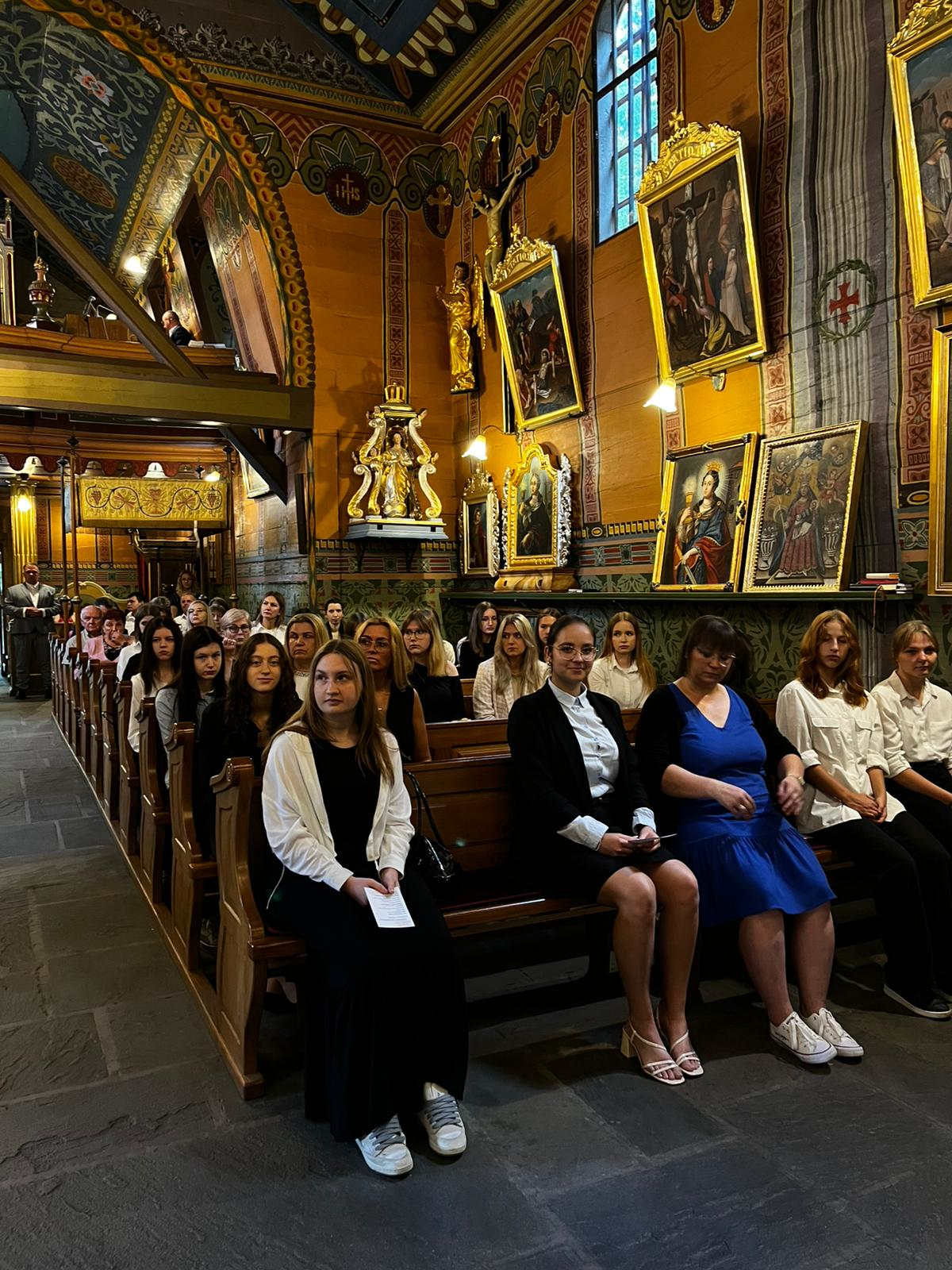 Sakrament bierzmowania pod przewodnictwem bp. Piotra Gregera - Parafia Jawiszowice św. Marcina Bpa