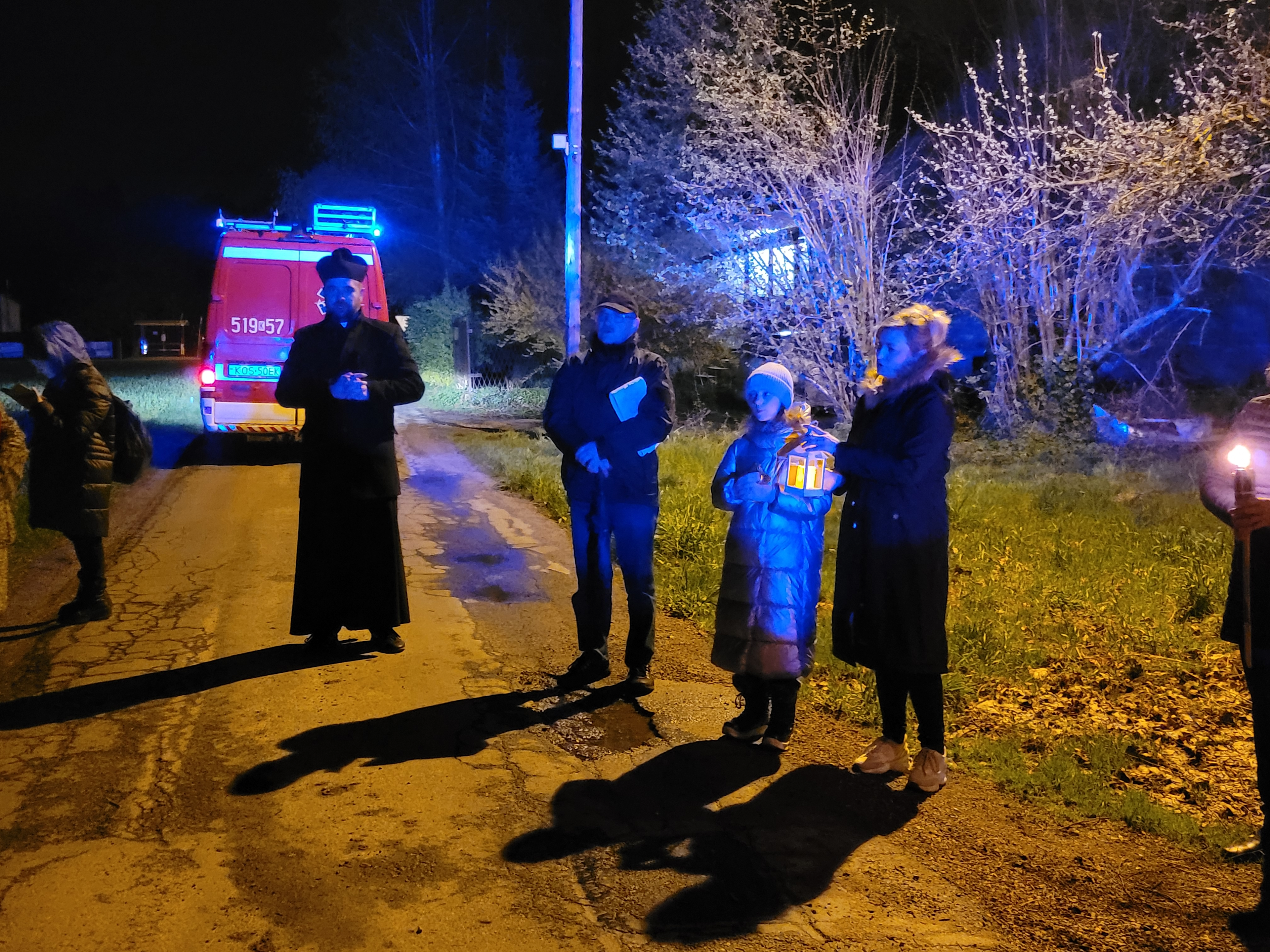 Droga światła ze św. Janem Pawłem II - Parafia Jawiszowice św. Marcina Bp.